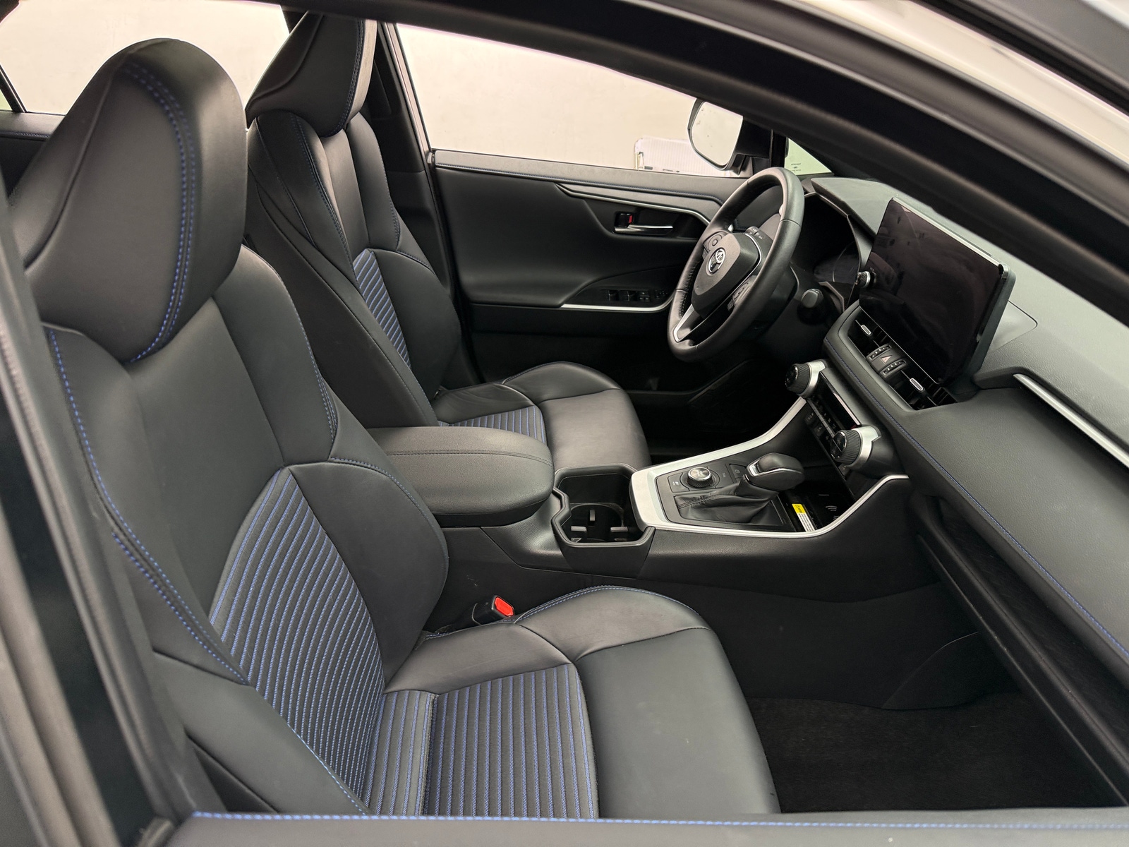 Thumbnail: 2024 Toyota RAV4 - 2