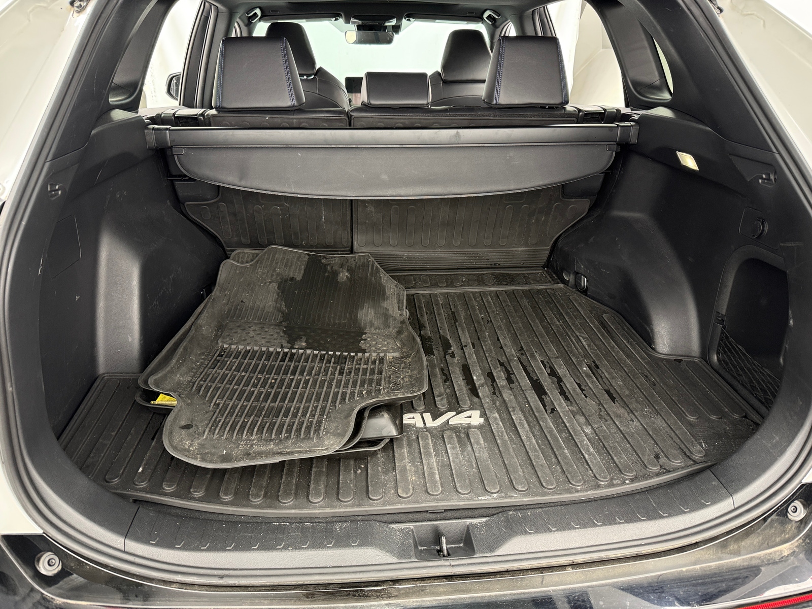 Thumbnail: 2024 Toyota RAV4 - 7