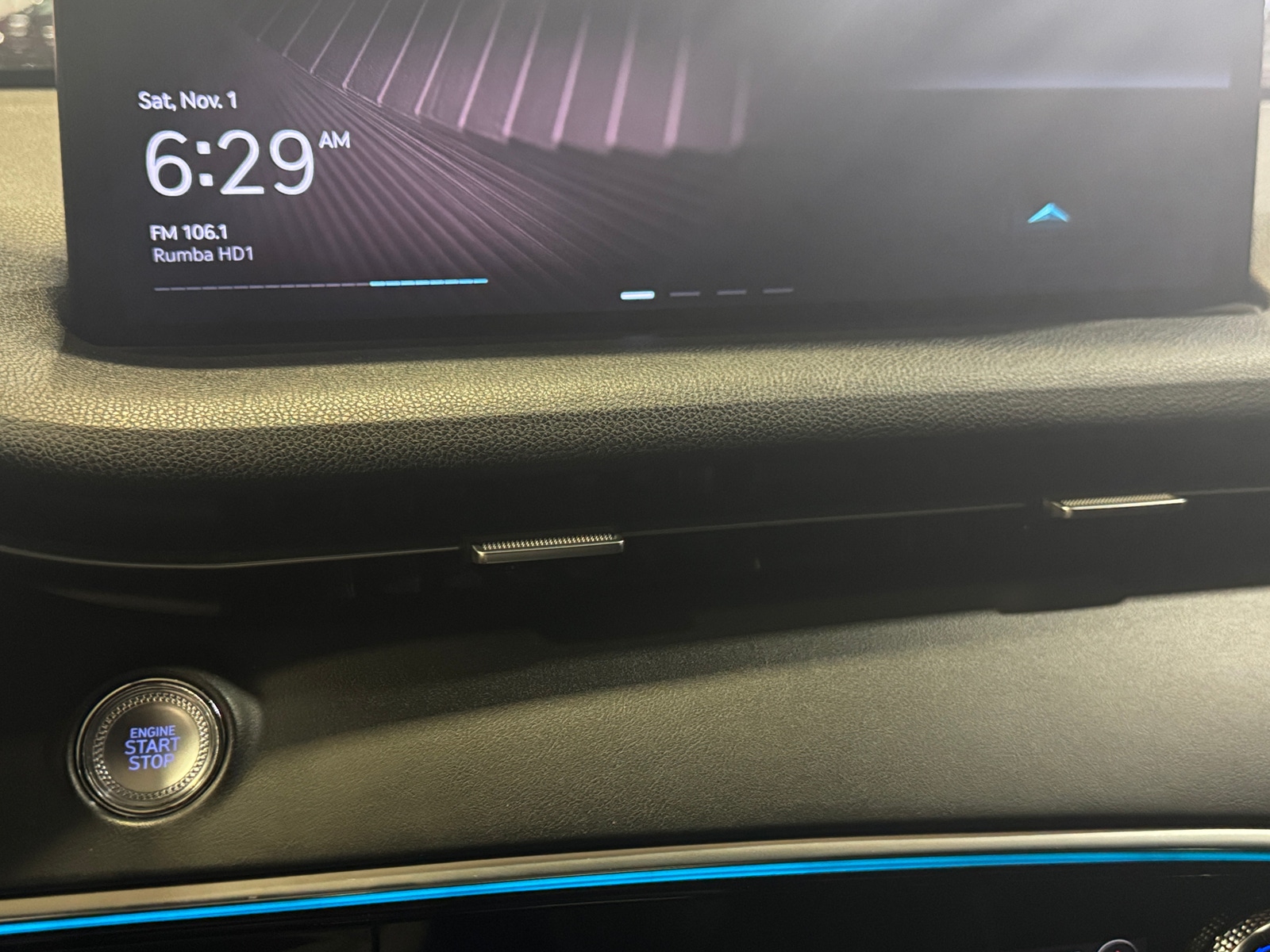 Thumbnail: 2022 Genesis GV70 - 3