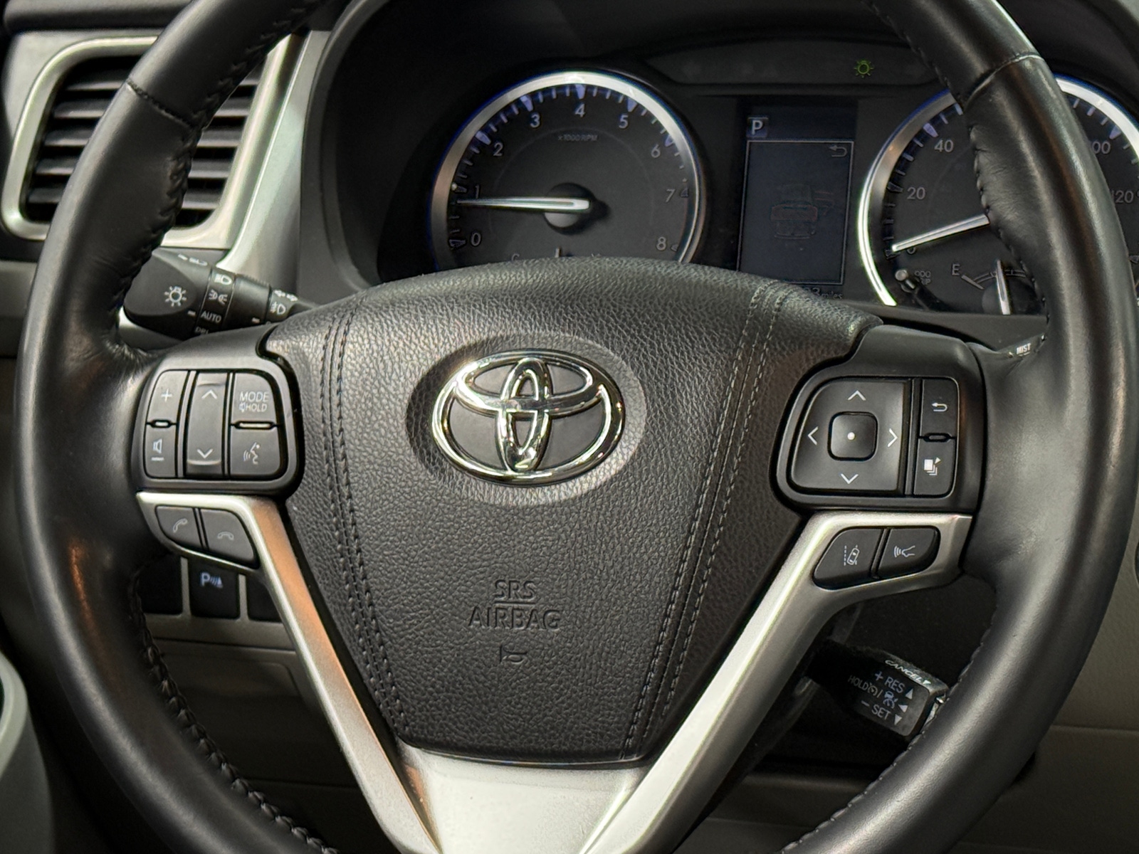 Thumbnail: 2017 Toyota Highlander - 4