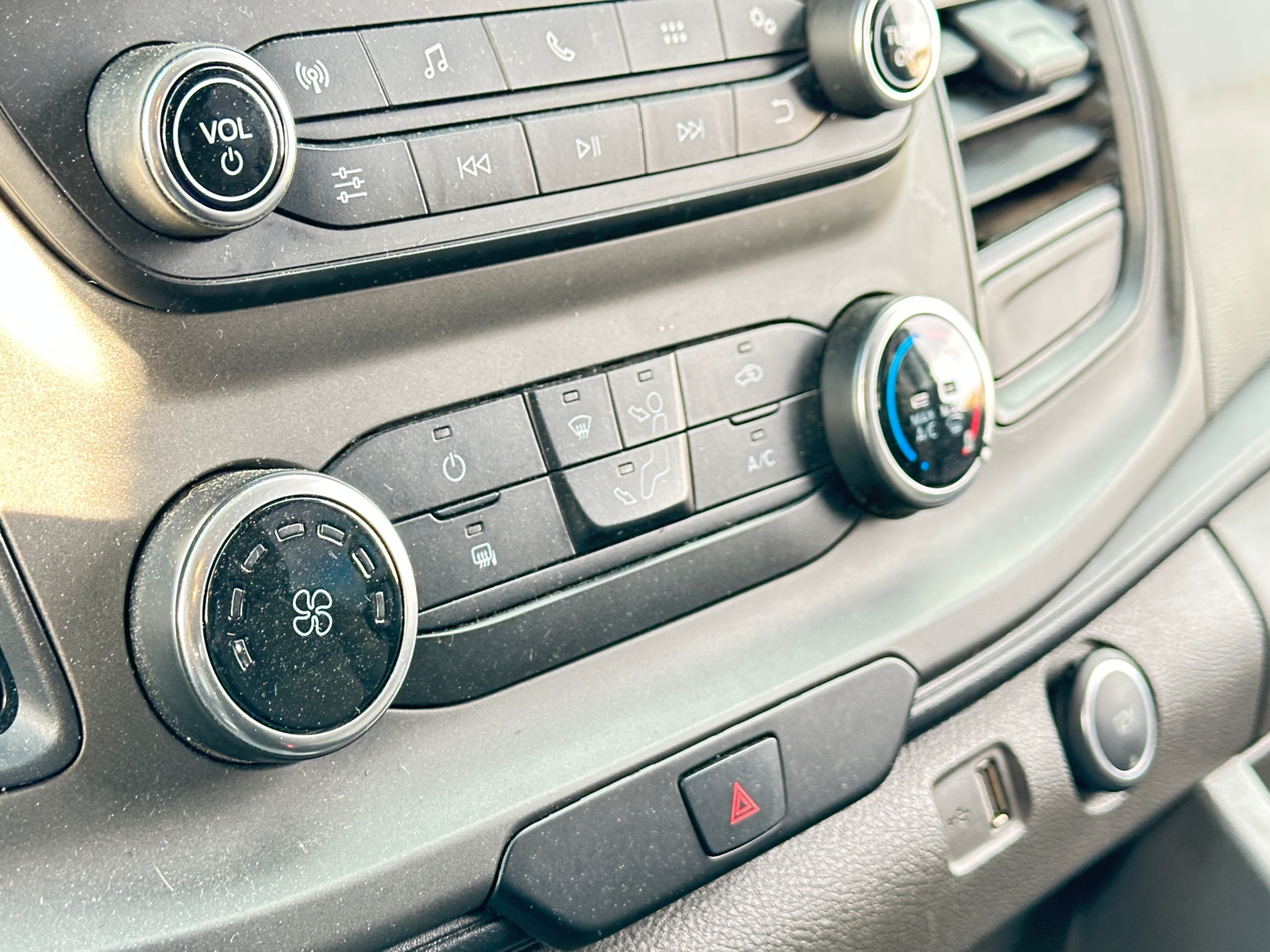 Thumbnail: 2020 Ford Econoline - 4