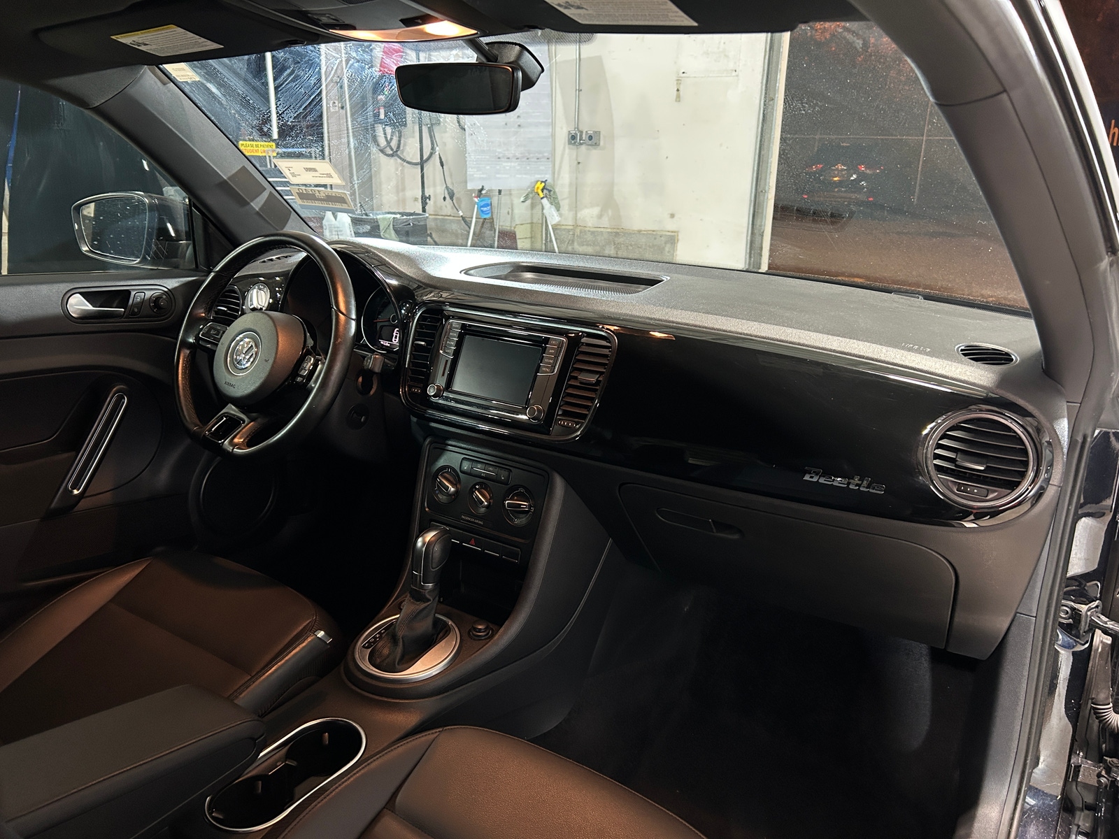 Thumbnail: 2018 Volkswagen Beetle - 2