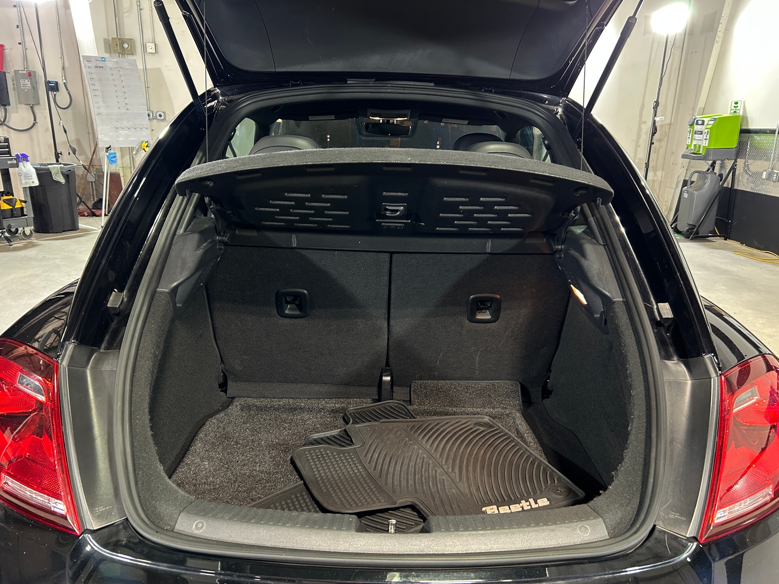 Thumbnail: 2018 Volkswagen Beetle - 6