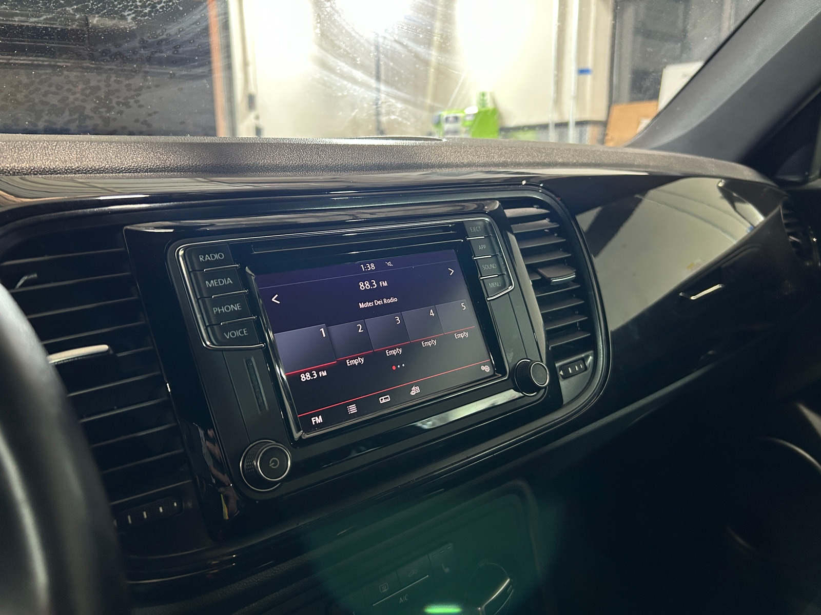 Thumbnail: 2018 Volkswagen Beetle - 3