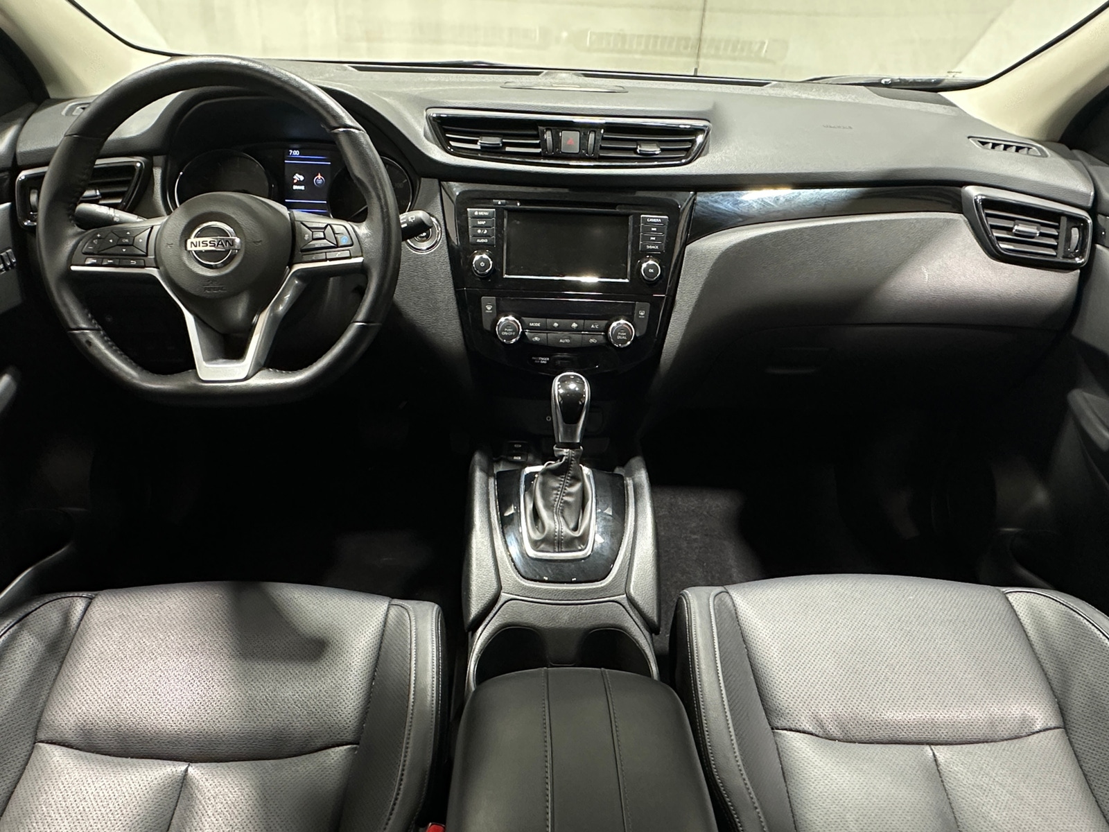 Thumbnail: 2022 Nissan Rogue Sport - 2