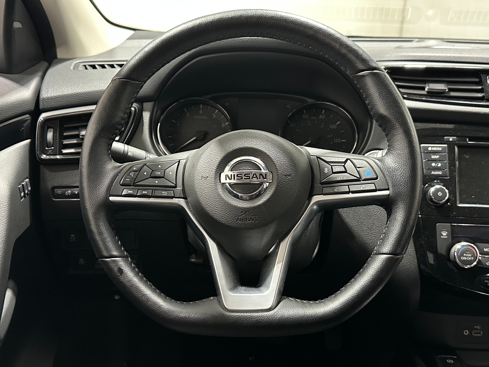 Thumbnail: 2022 Nissan Rogue Sport - 4