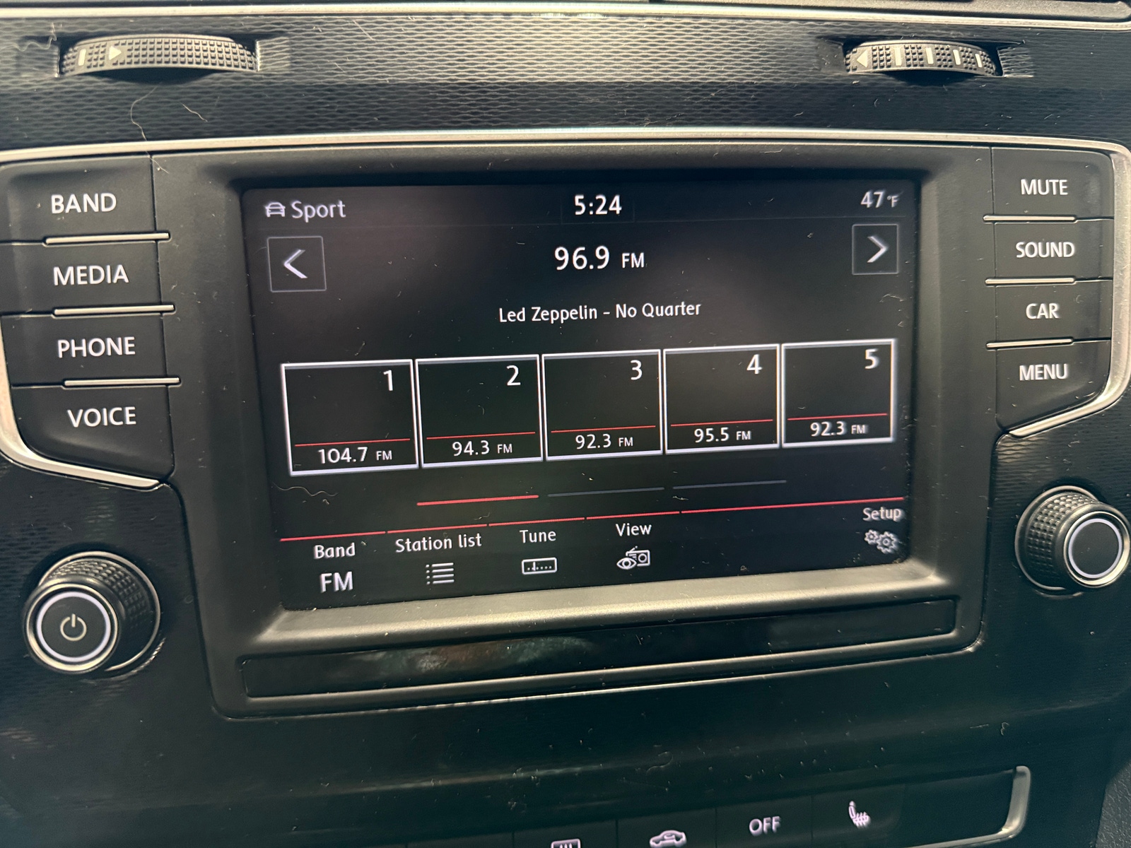 Thumbnail: 2017 Volkswagen Golf - 4