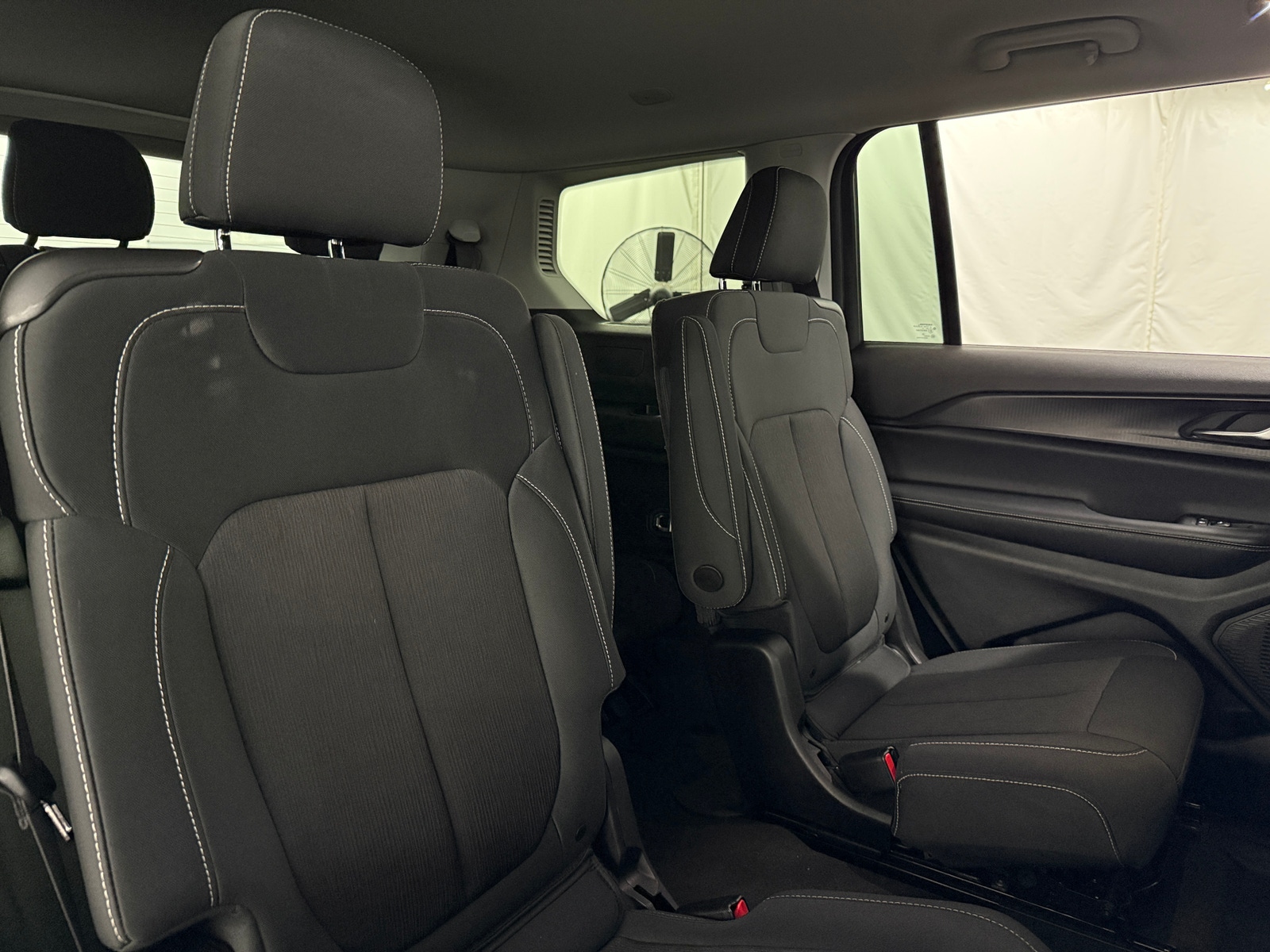 Thumbnail: 2023 Jeep Grand Cherokee L - 5