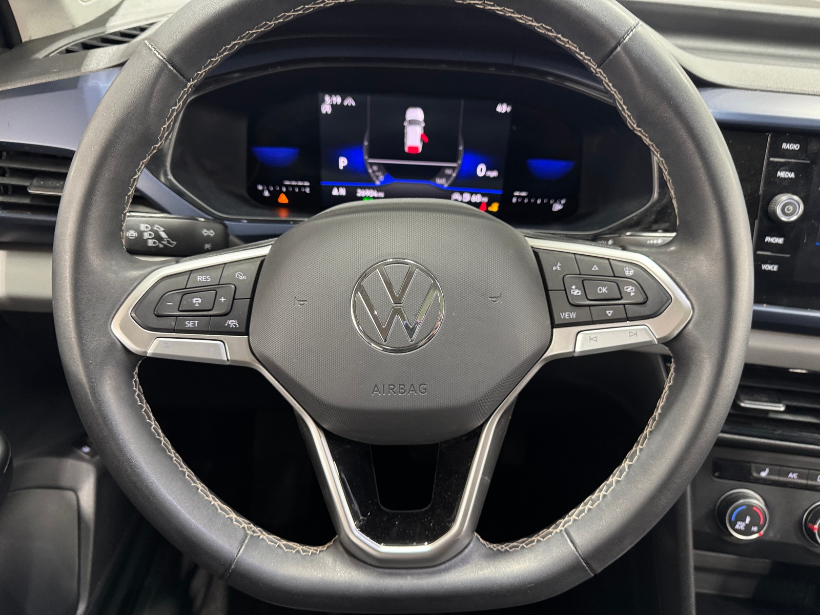 Thumbnail: 2022 Volkswagen Taos - 4