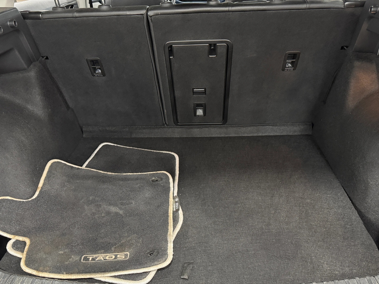 Thumbnail: 2022 Volkswagen Taos - 6