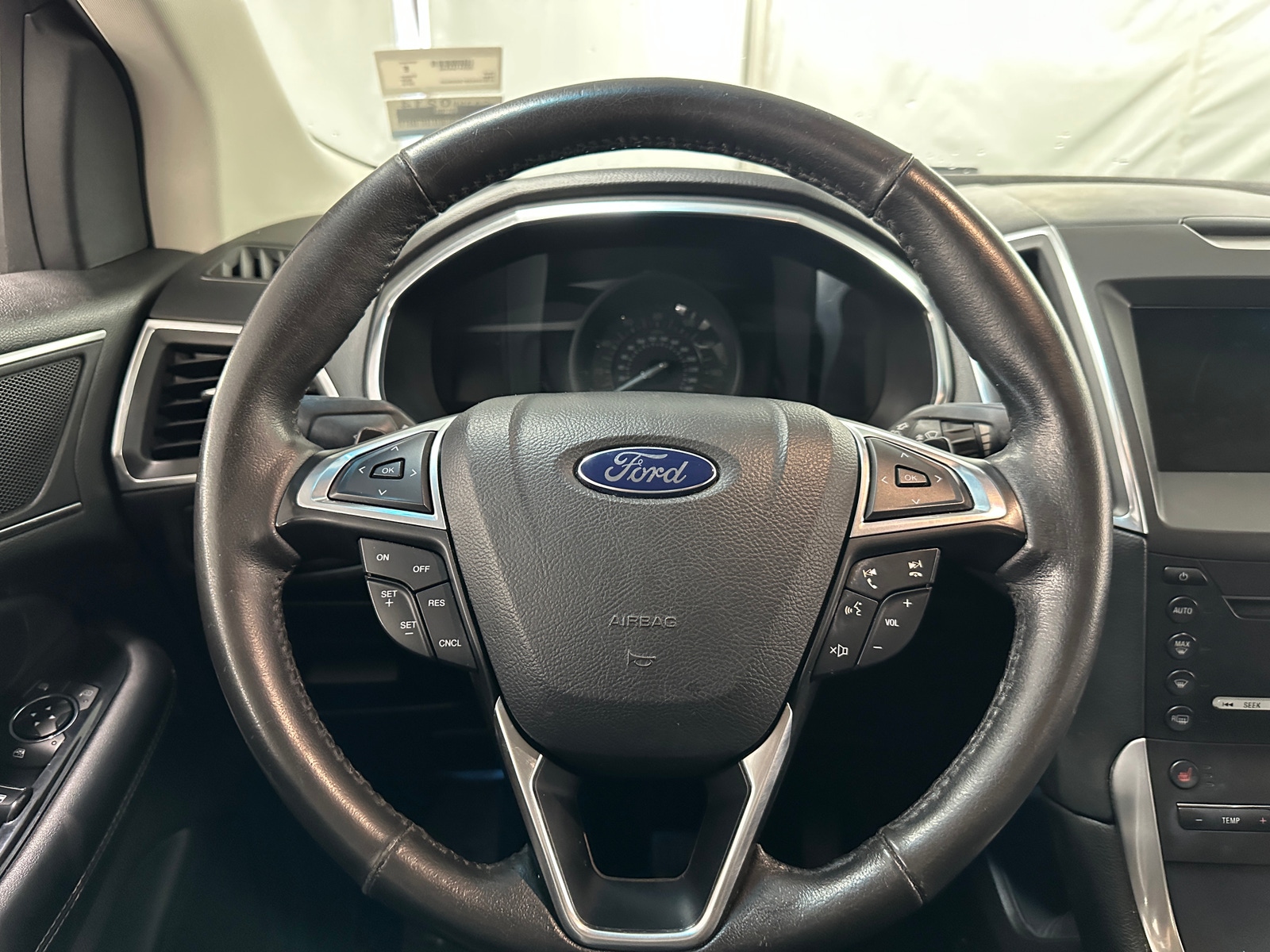 Thumbnail: 2015 Ford Edge - 4