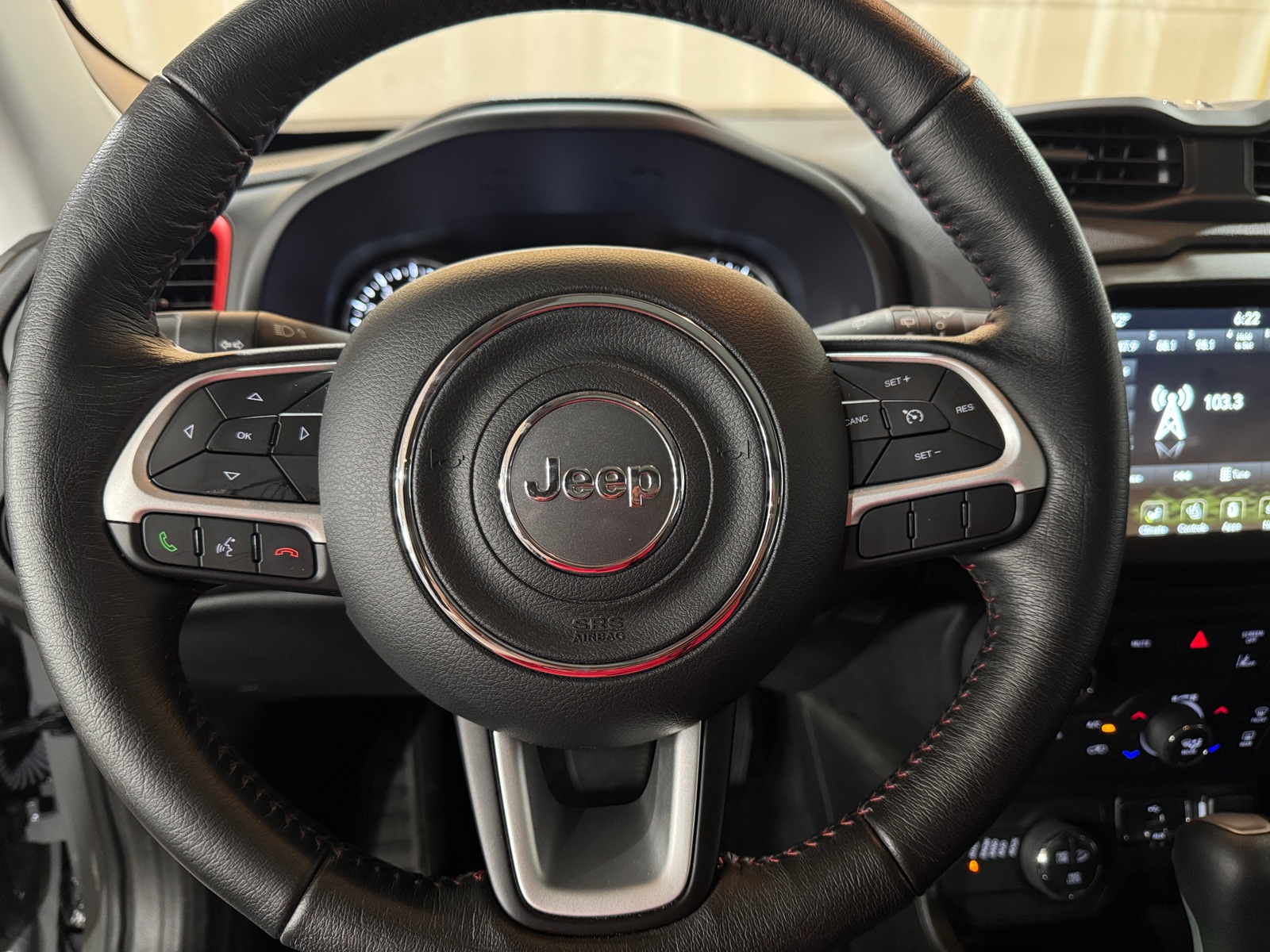 Thumbnail: 2023 Jeep Renegade - 4