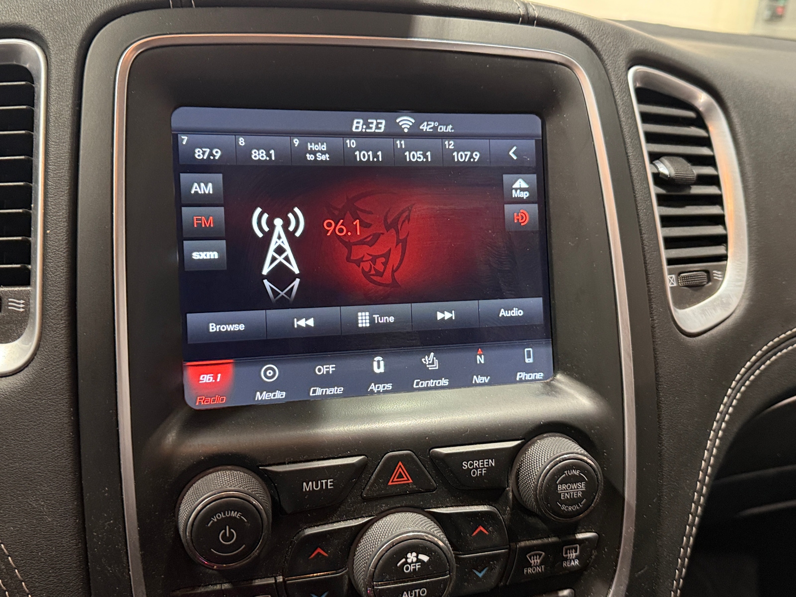 Thumbnail: 2018 Dodge Durango - 3