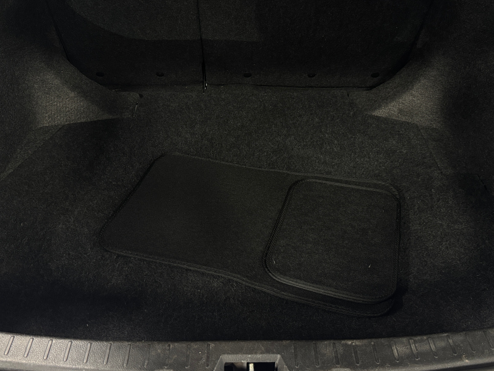 Thumbnail: 2011 Toyota Corolla - 7