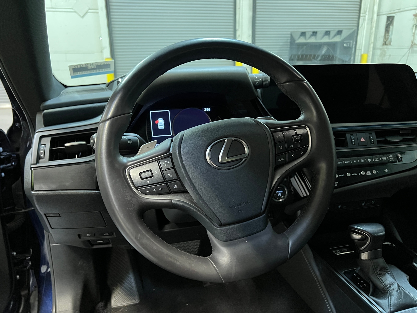 Thumbnail: 2023 Lexus ES - 4