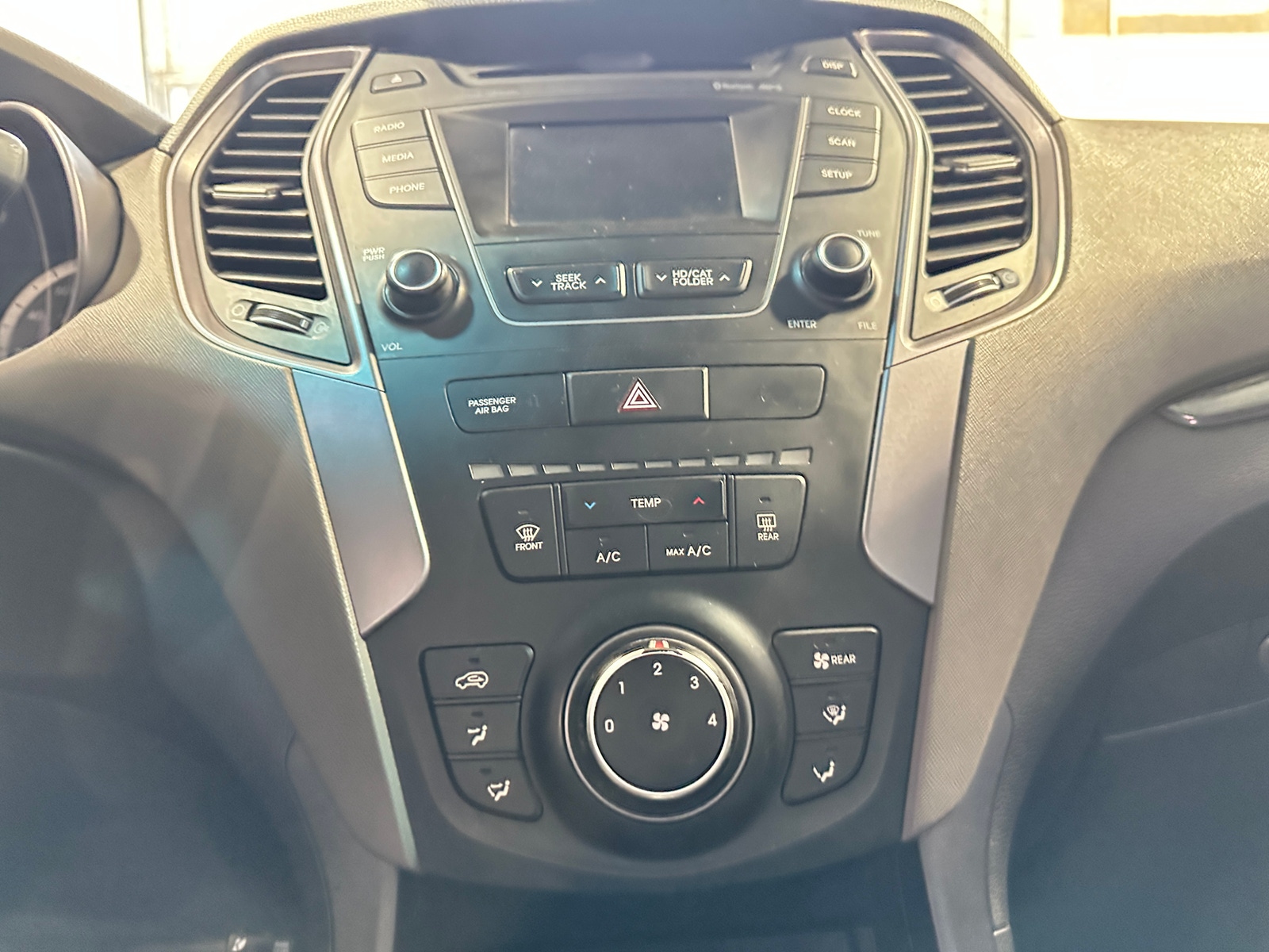 Thumbnail: 2016 Hyundai Santa Fe - 4