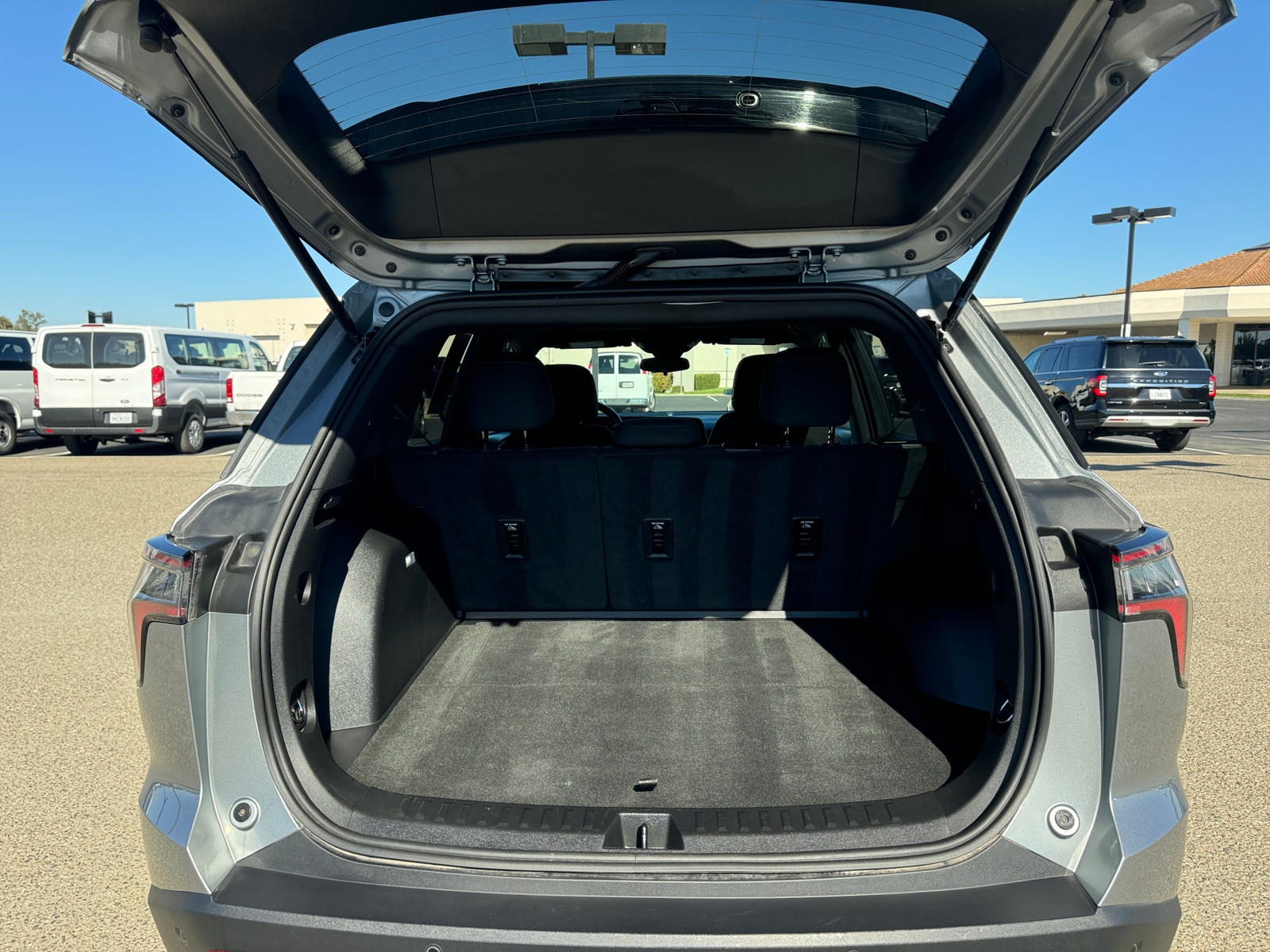 Thumbnail: 2025 Chevrolet Equinox - 6