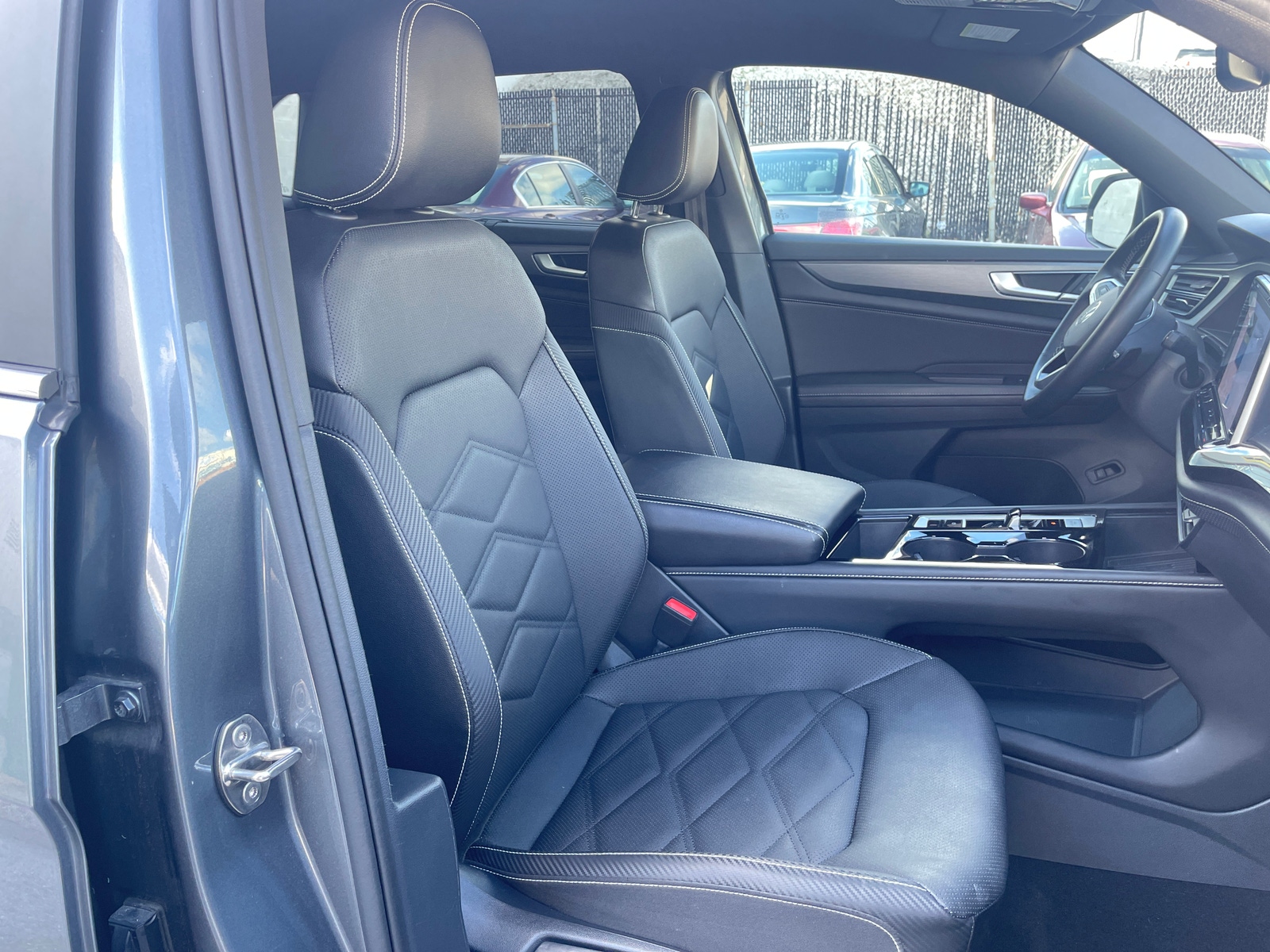 Thumbnail: 2025 Volkswagen Atlas - 2