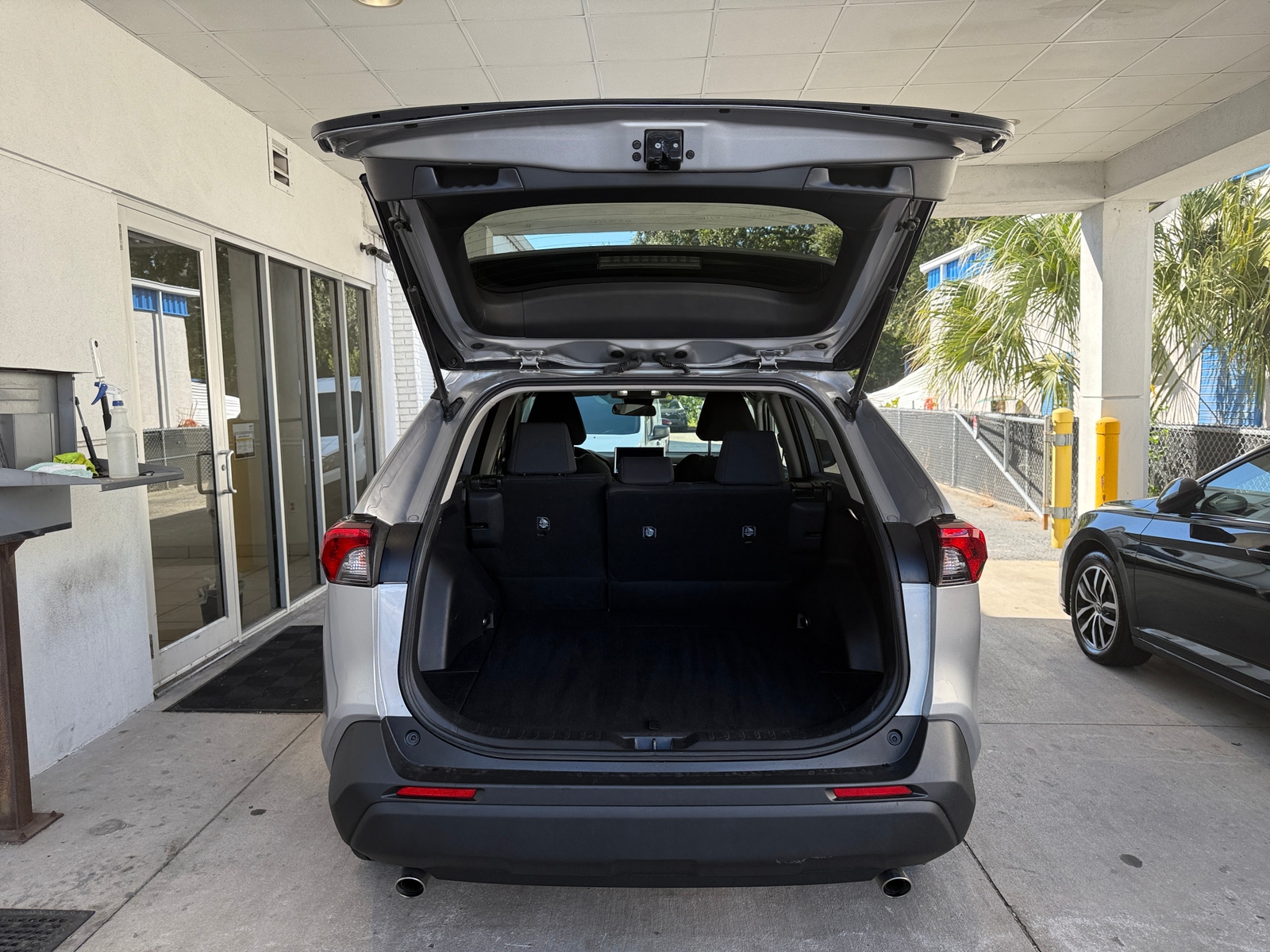 Thumbnail: 2025 Toyota RAV4 - 6