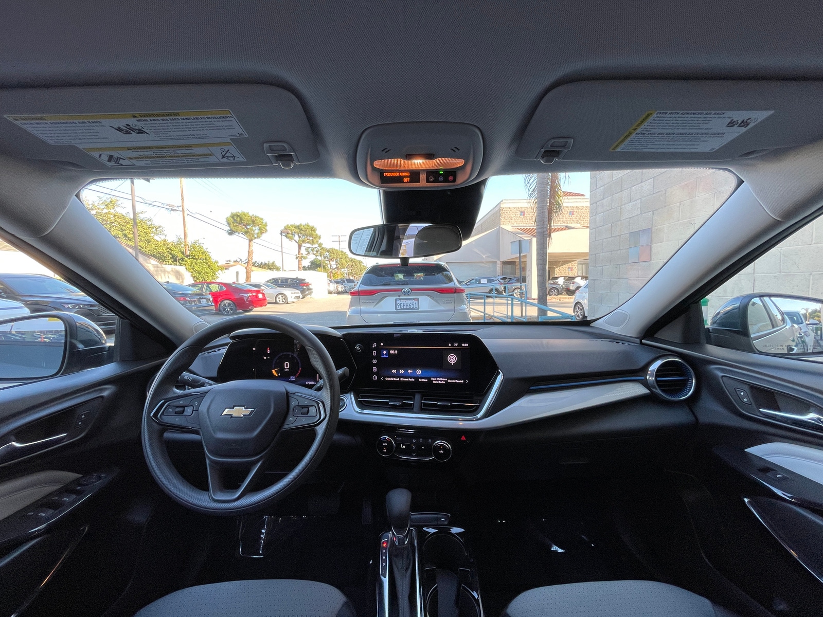 Thumbnail: 2025 Chevrolet Trax - 3