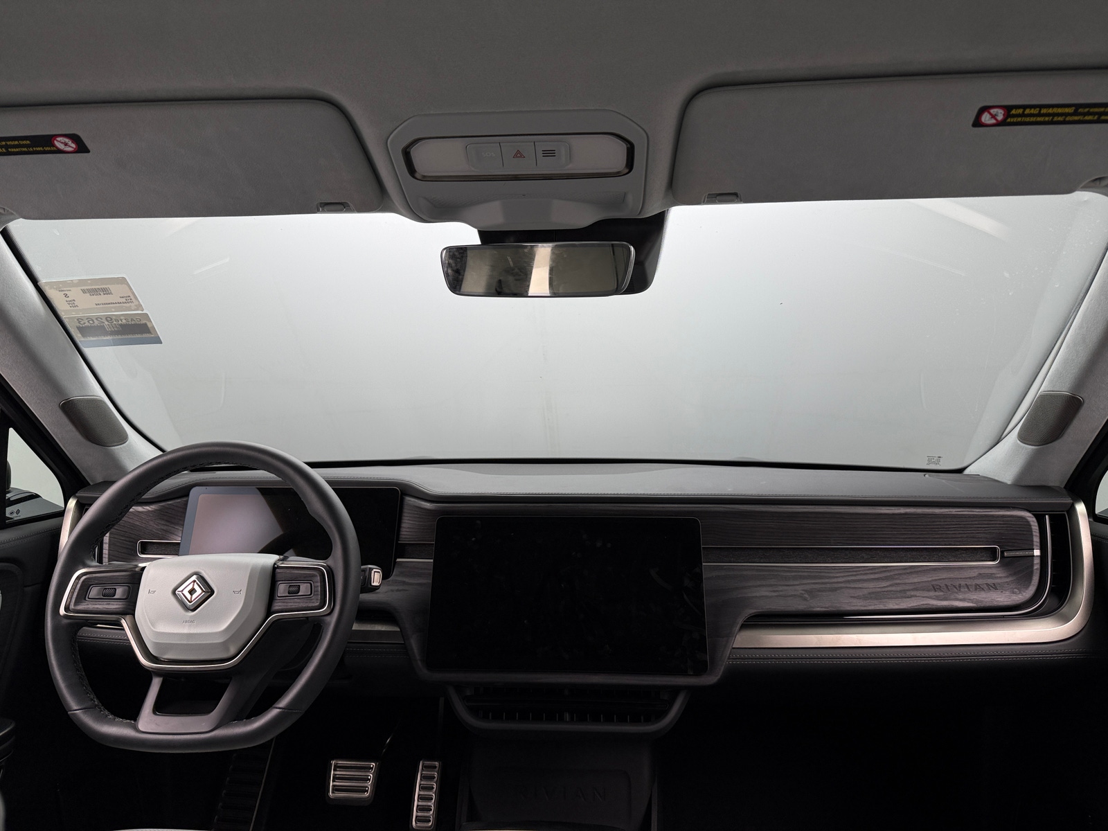 Thumbnail: 2024 Rivian R1S - 2