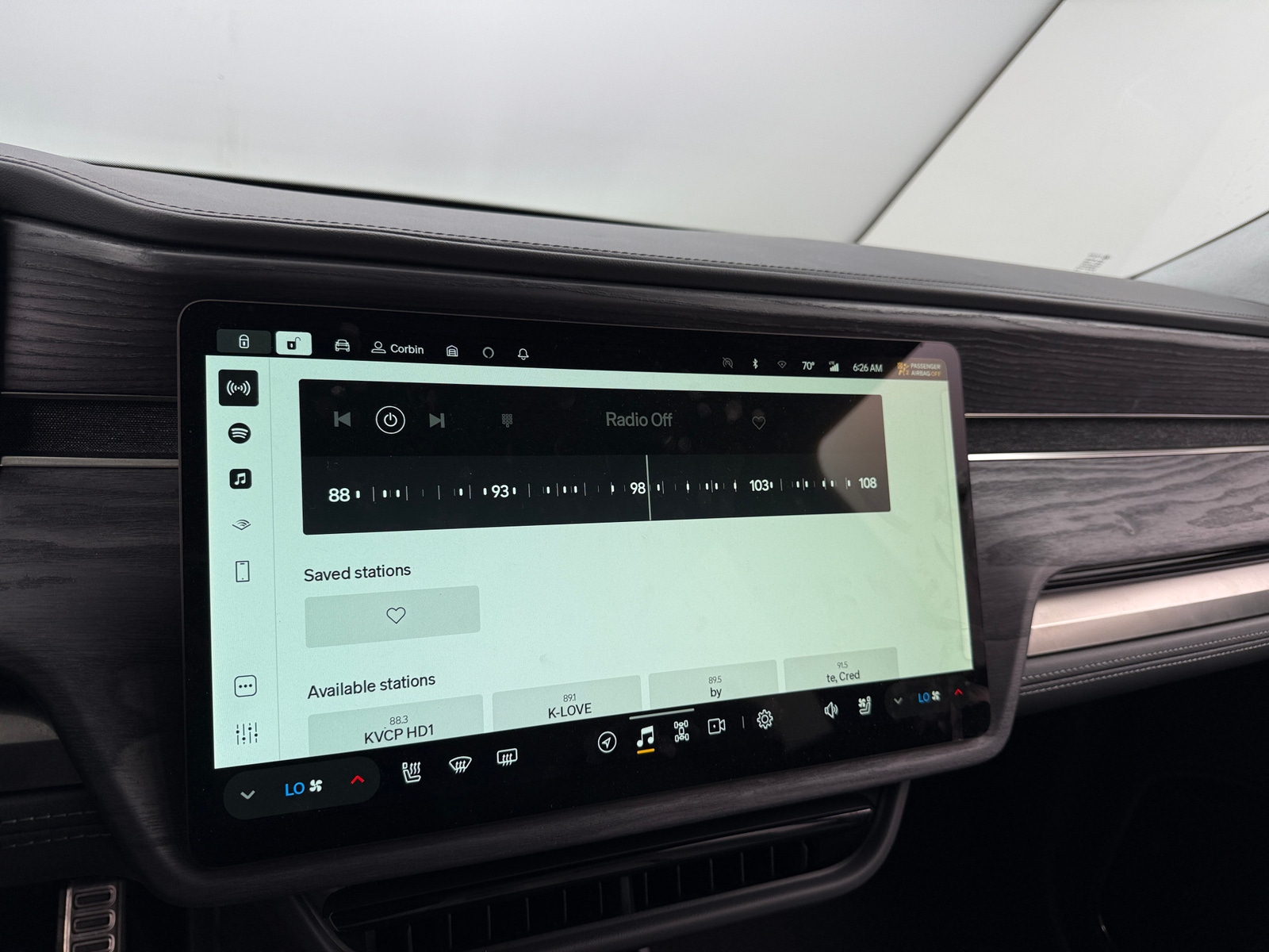 Thumbnail: 2024 Rivian R1S - 3