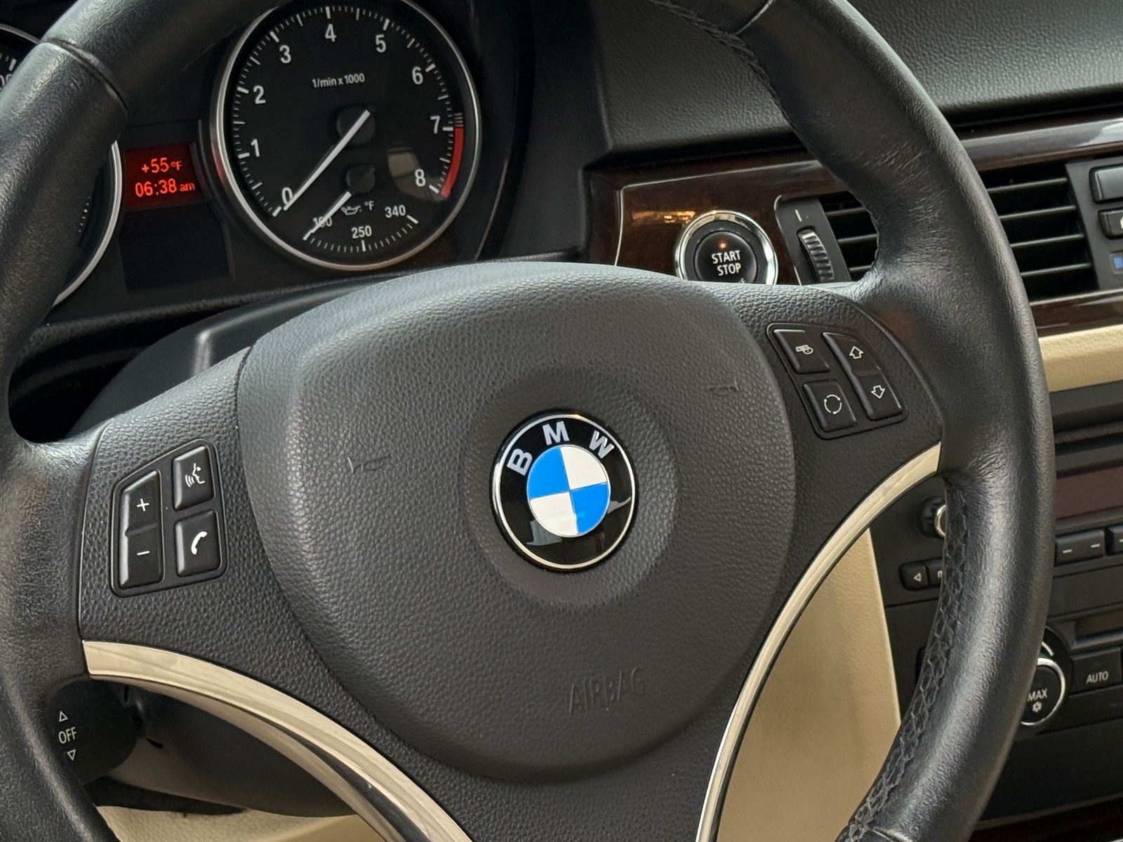 Thumbnail: 2011 BMW 3 Series - 4