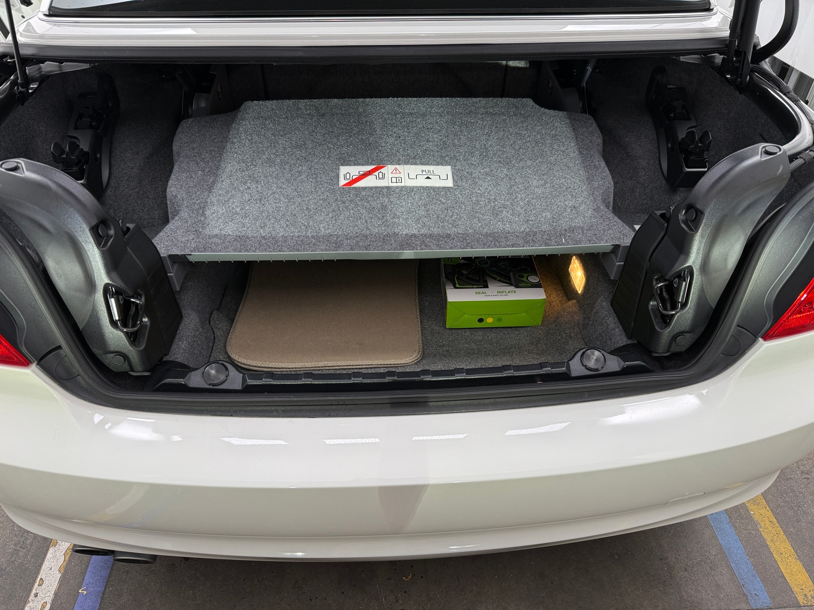 Thumbnail: 2011 BMW 3 Series - 6