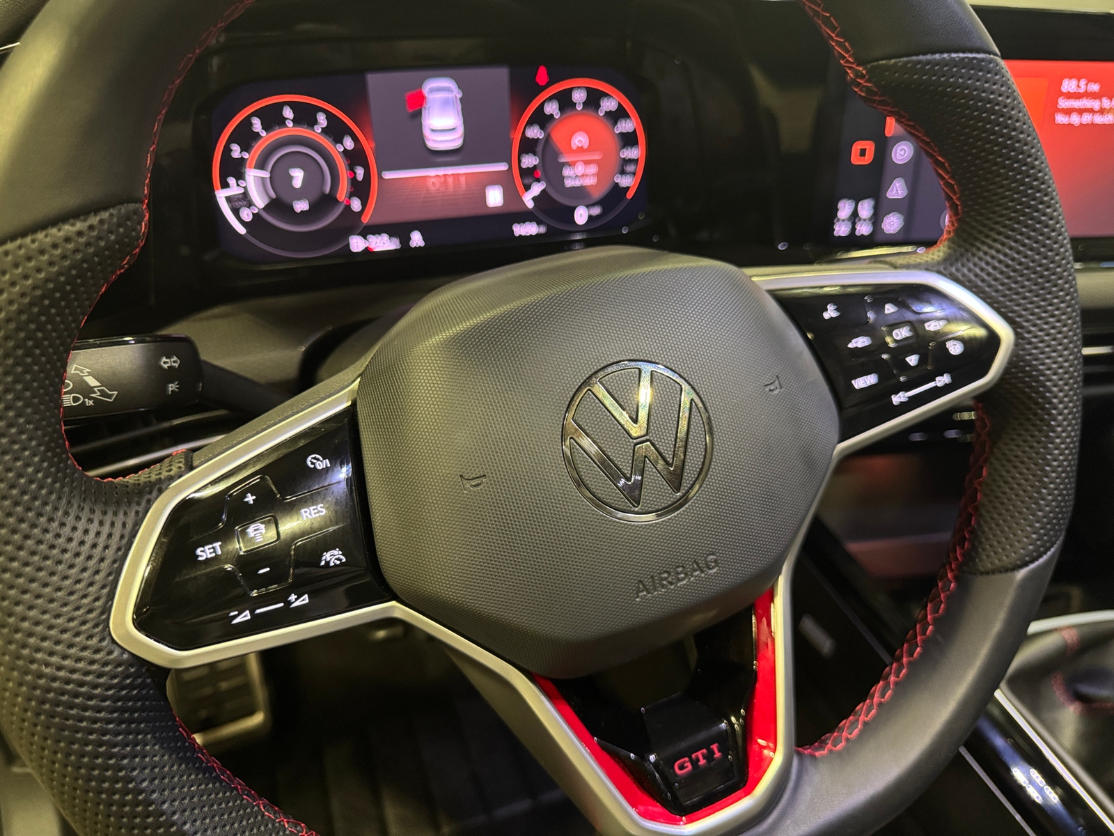 Thumbnail: 2024 Volkswagen Golf - 4