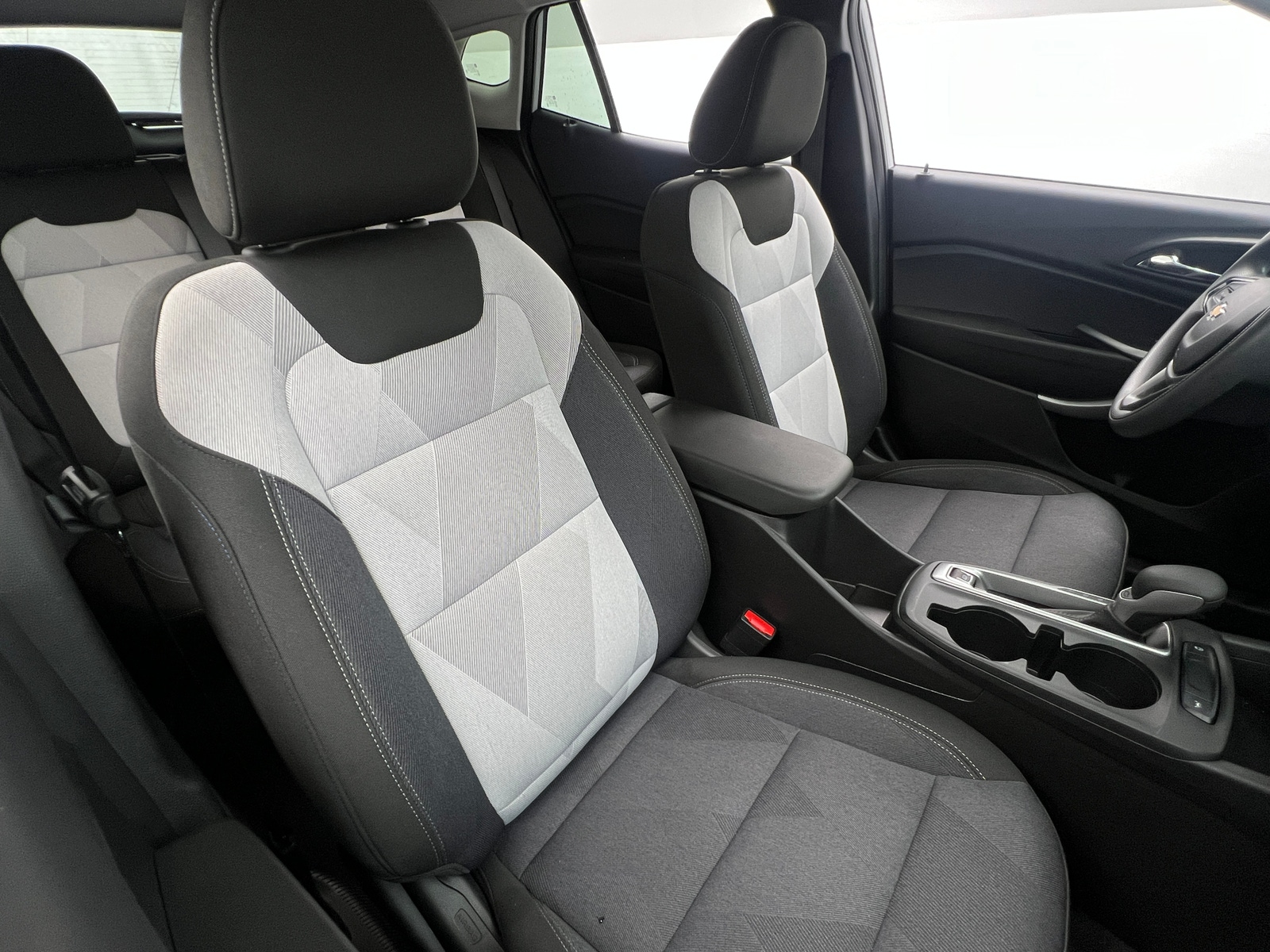 Thumbnail: 2025 Chevrolet Trax - 2