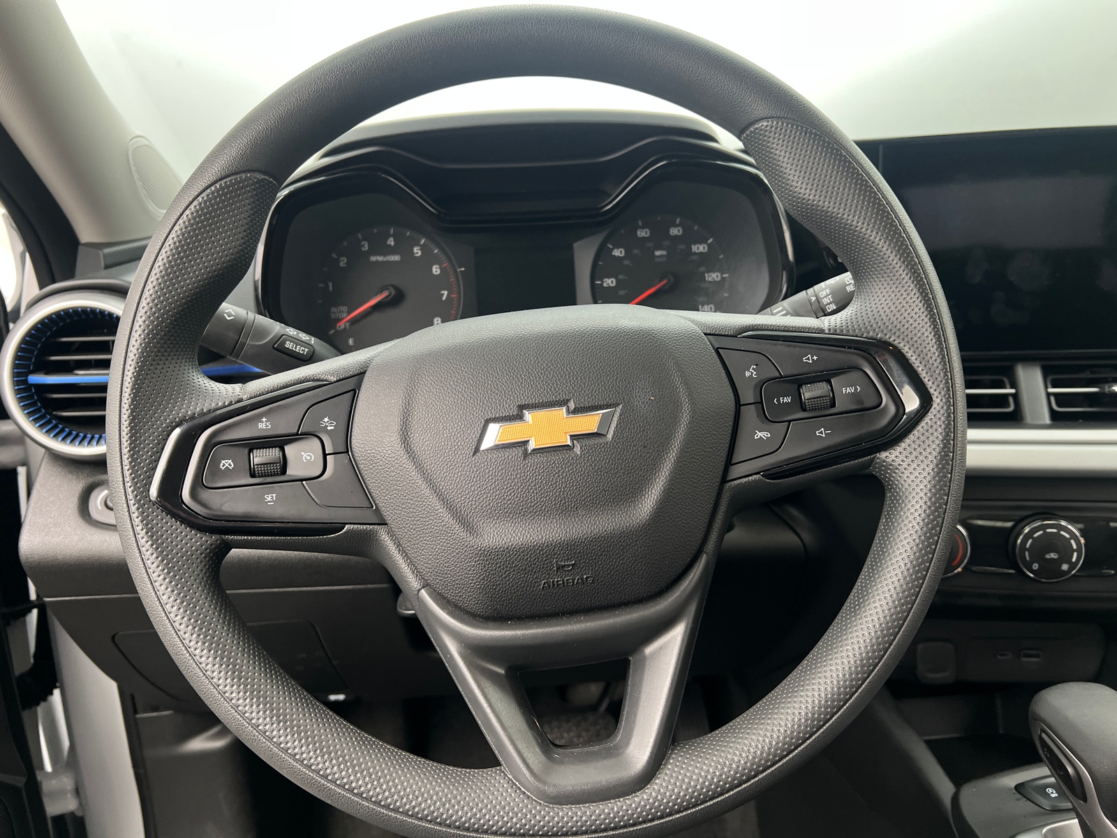 Thumbnail: 2025 Chevrolet Trax - 5