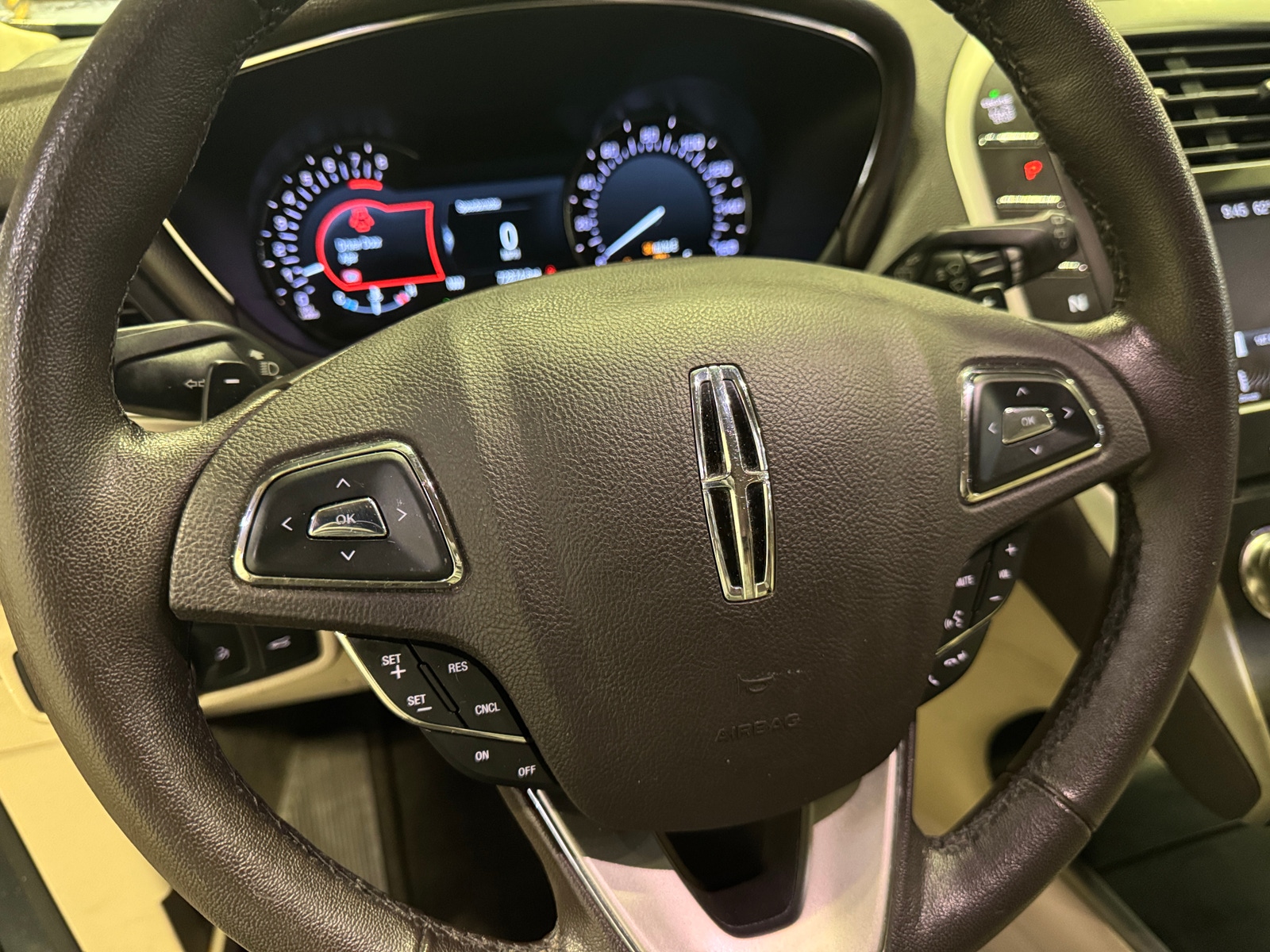 Thumbnail: 2019 Lincoln MKC - 4
