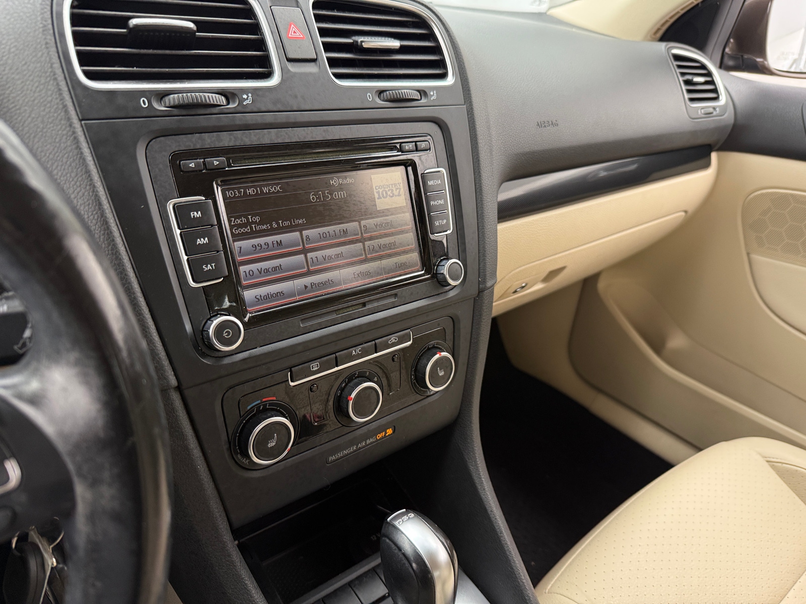 Thumbnail: 2014 Volkswagen Jetta - 3