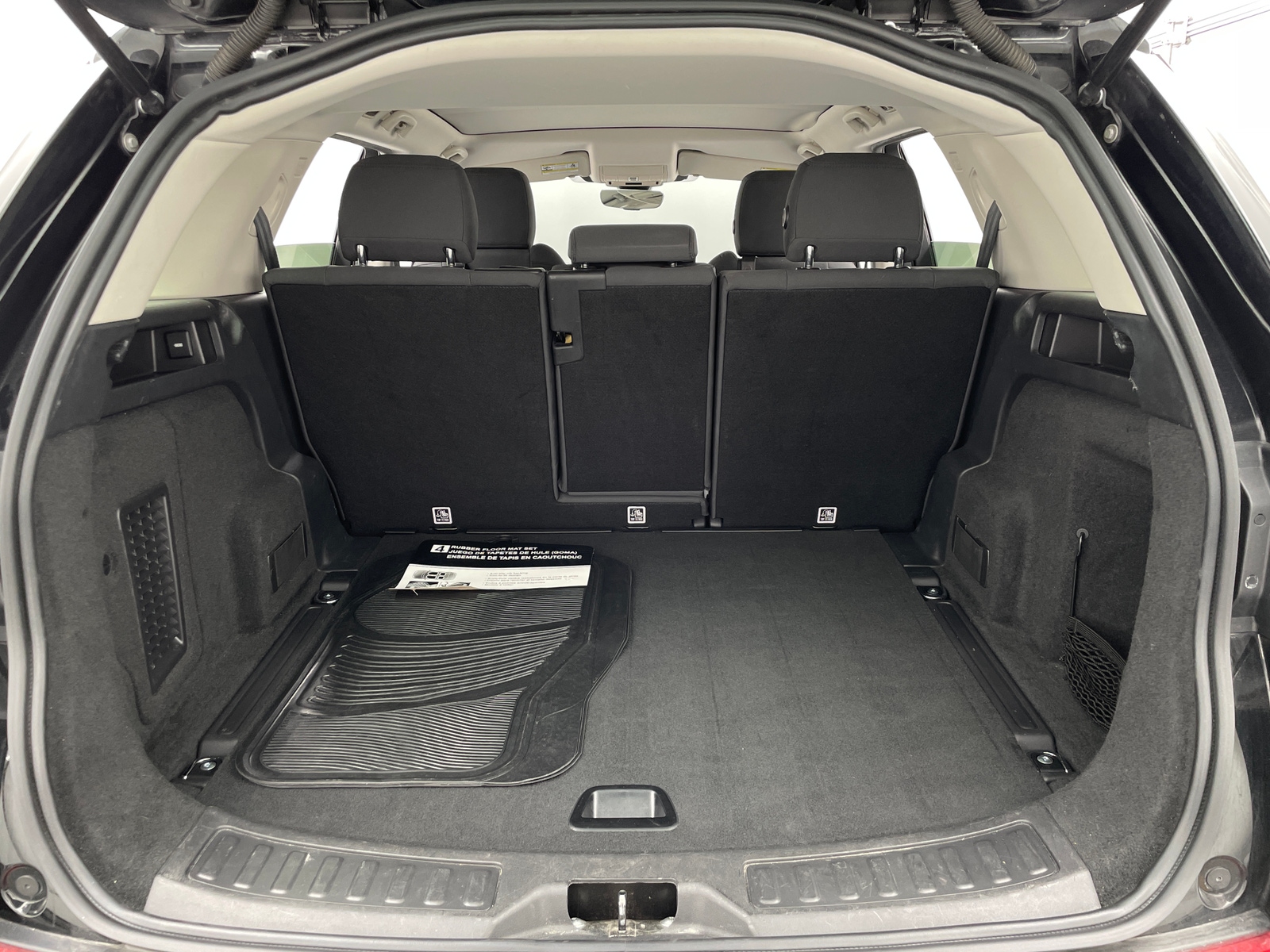 Thumbnail: 2020 Land Rover Discovery Sport - 7