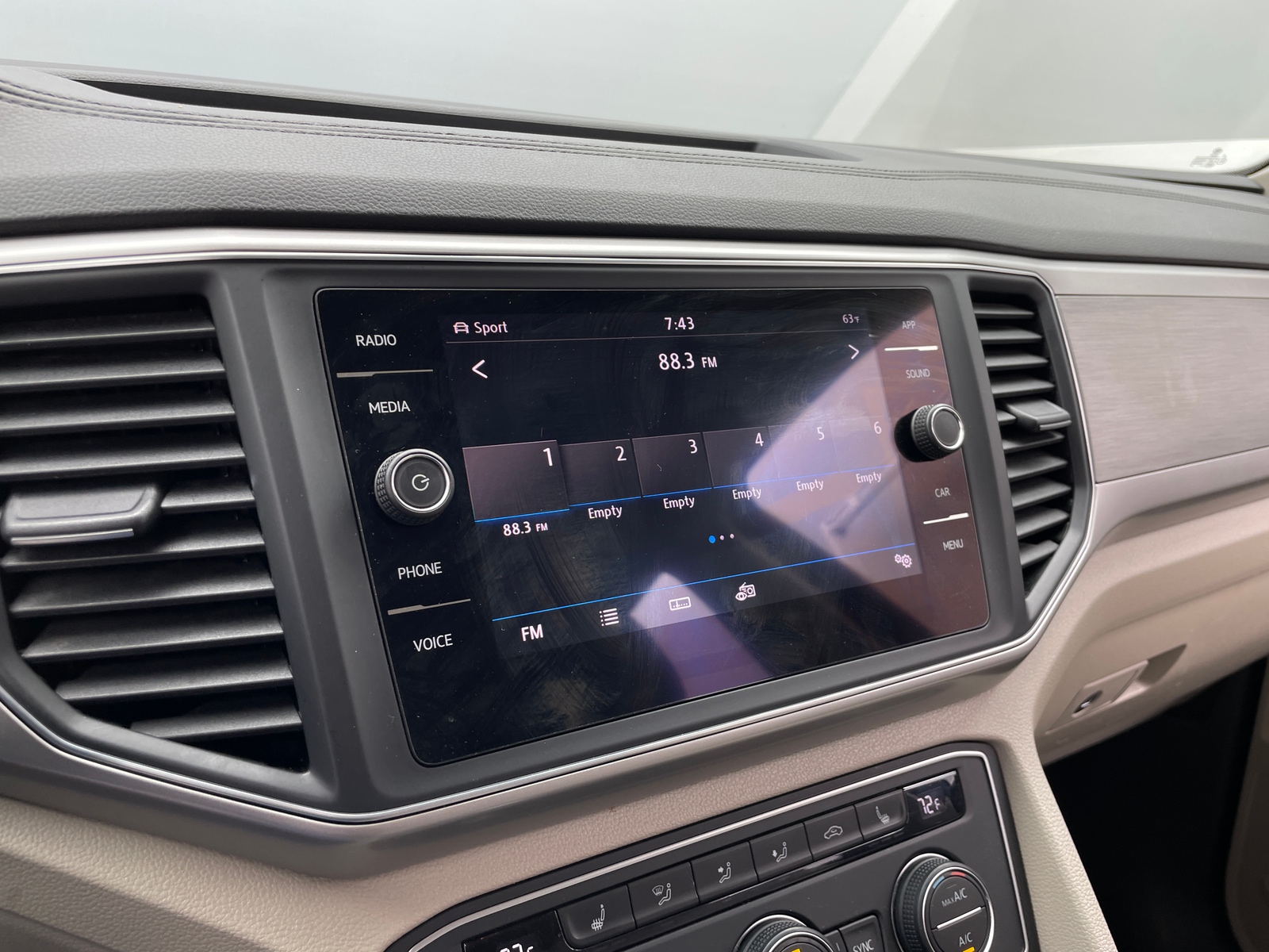 Thumbnail: 2019 Volkswagen Atlas - 3