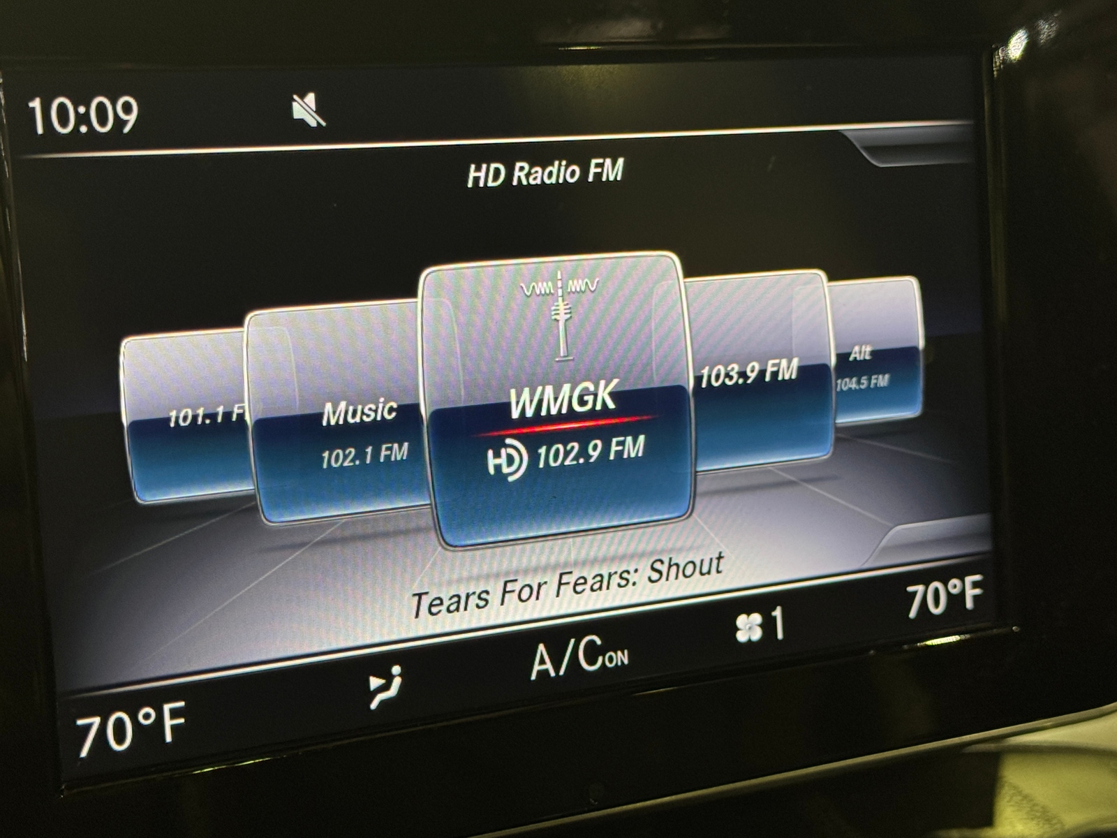 Thumbnail: 2019 Mercedes-Benz GLC - 3