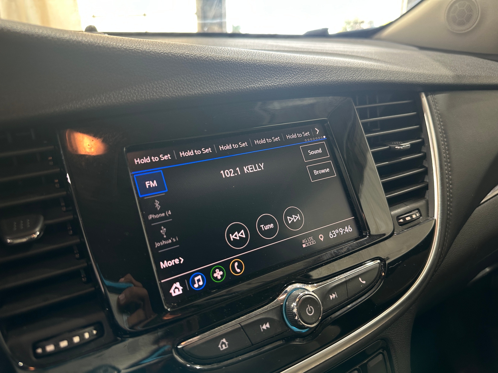 Thumbnail: 2022 Buick Encore - 4