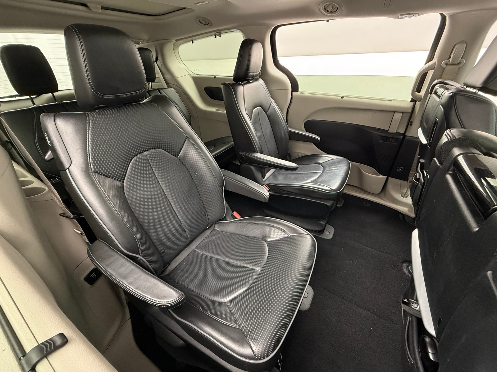 Thumbnail: 2019 Chrysler Pacifica - 5