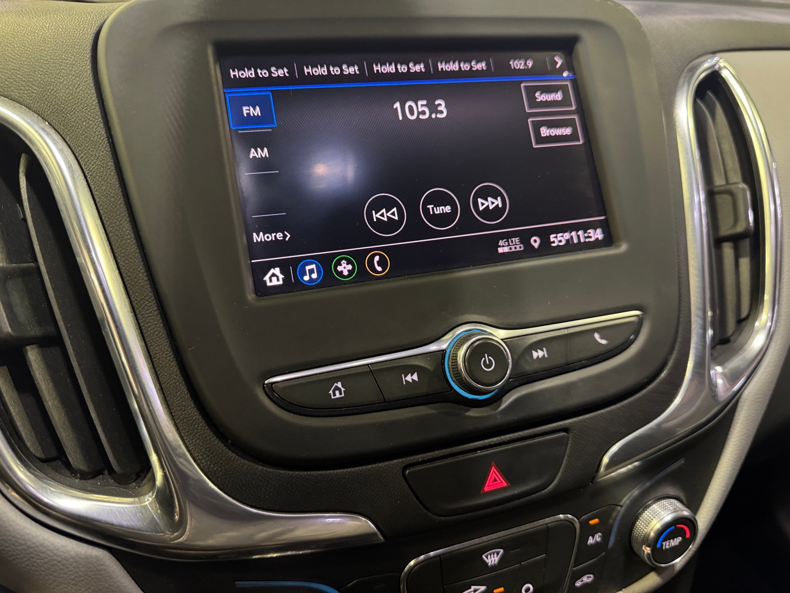 Thumbnail: 2021 Chevrolet Equinox - 4