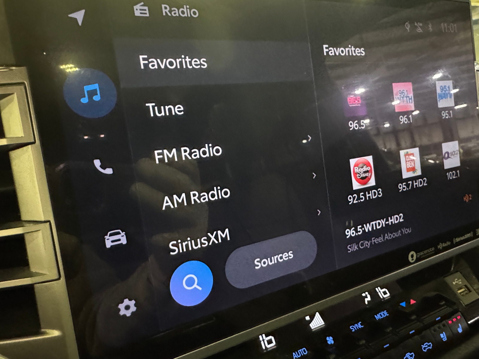 Thumbnail: 2023 Toyota Tundra - 3