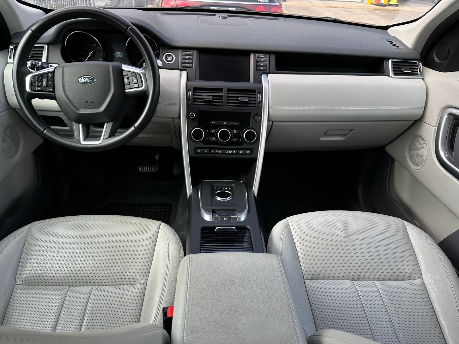 Thumbnail: 2019 Land Rover Discovery Sport - 2