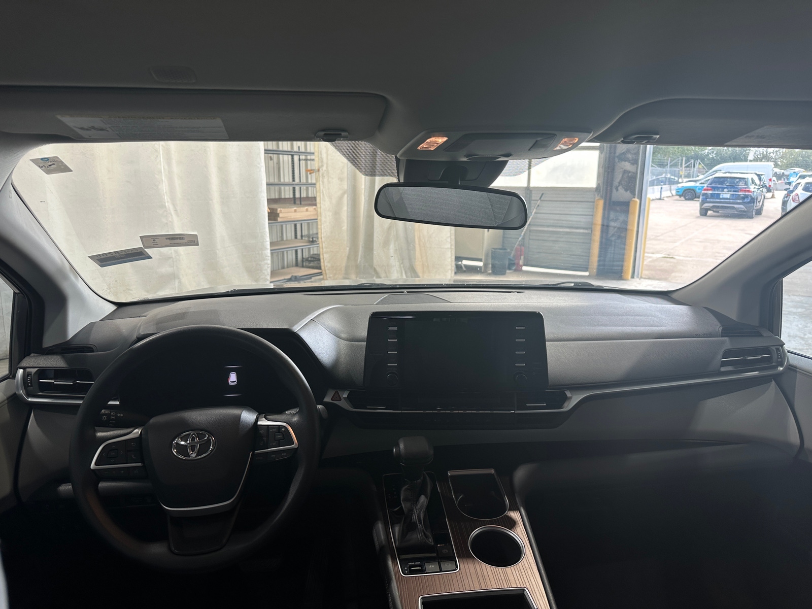 Thumbnail: 2021 Toyota Sienna - 3