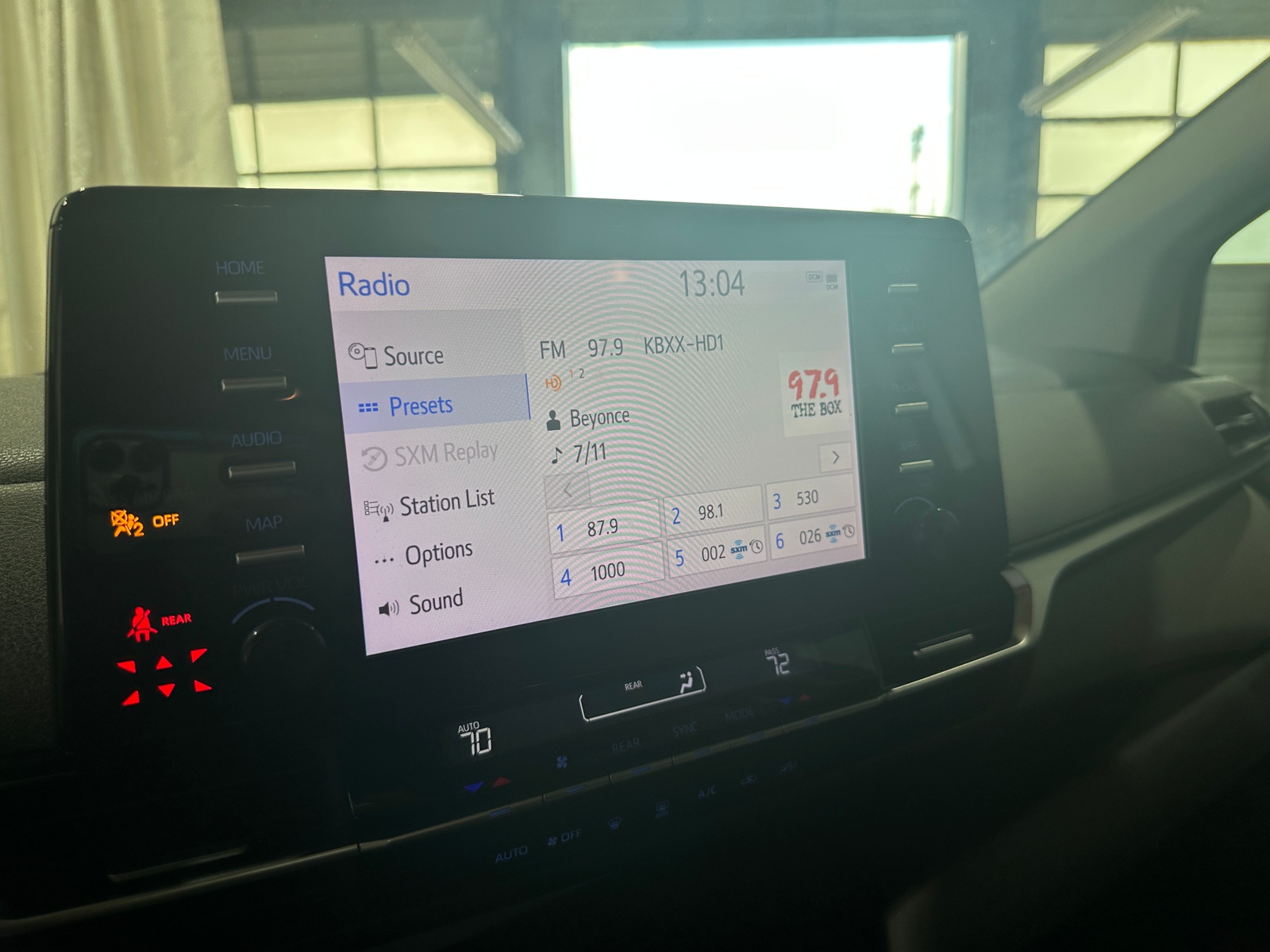 Thumbnail: 2021 Toyota Sienna - 4