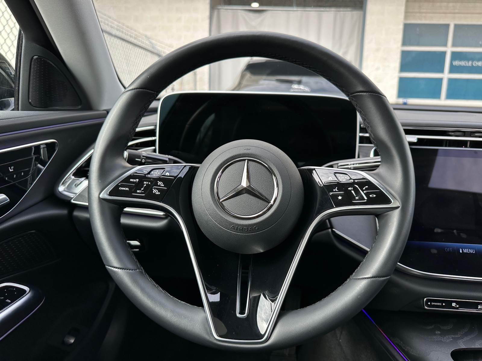 Thumbnail: 2025 Mercedes-Benz E-Class - 4