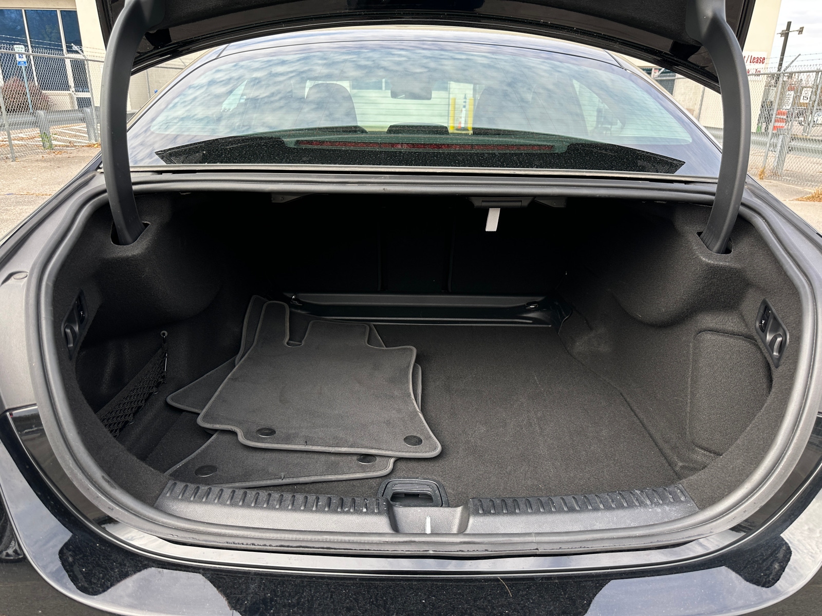 Thumbnail: 2025 Mercedes-Benz E-Class - 6