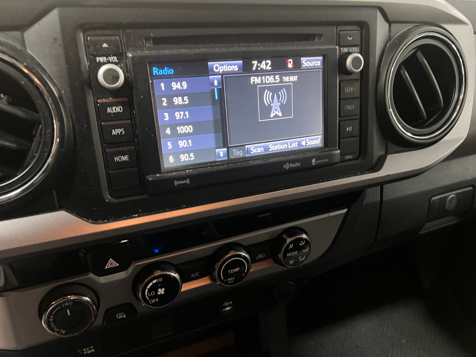 Thumbnail: 2017 Toyota Tacoma - 4