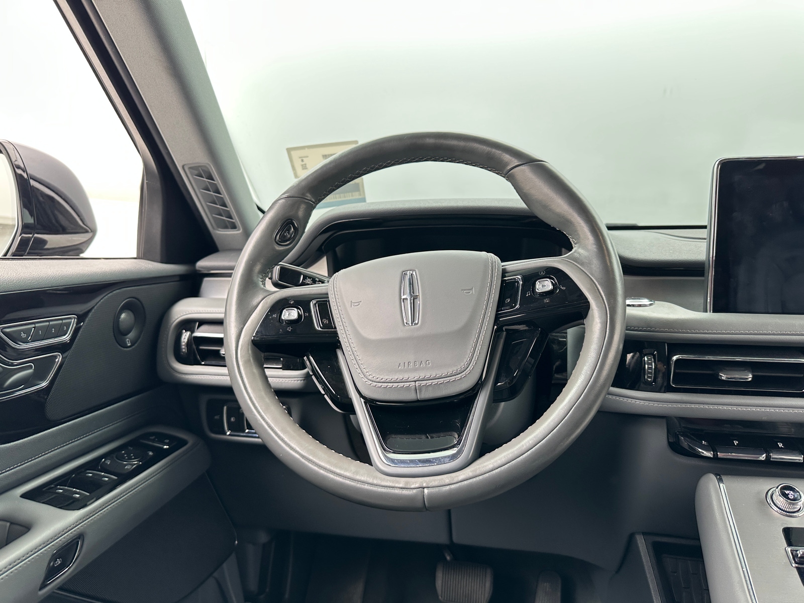 Thumbnail: 2020 Lincoln Aviator - 4