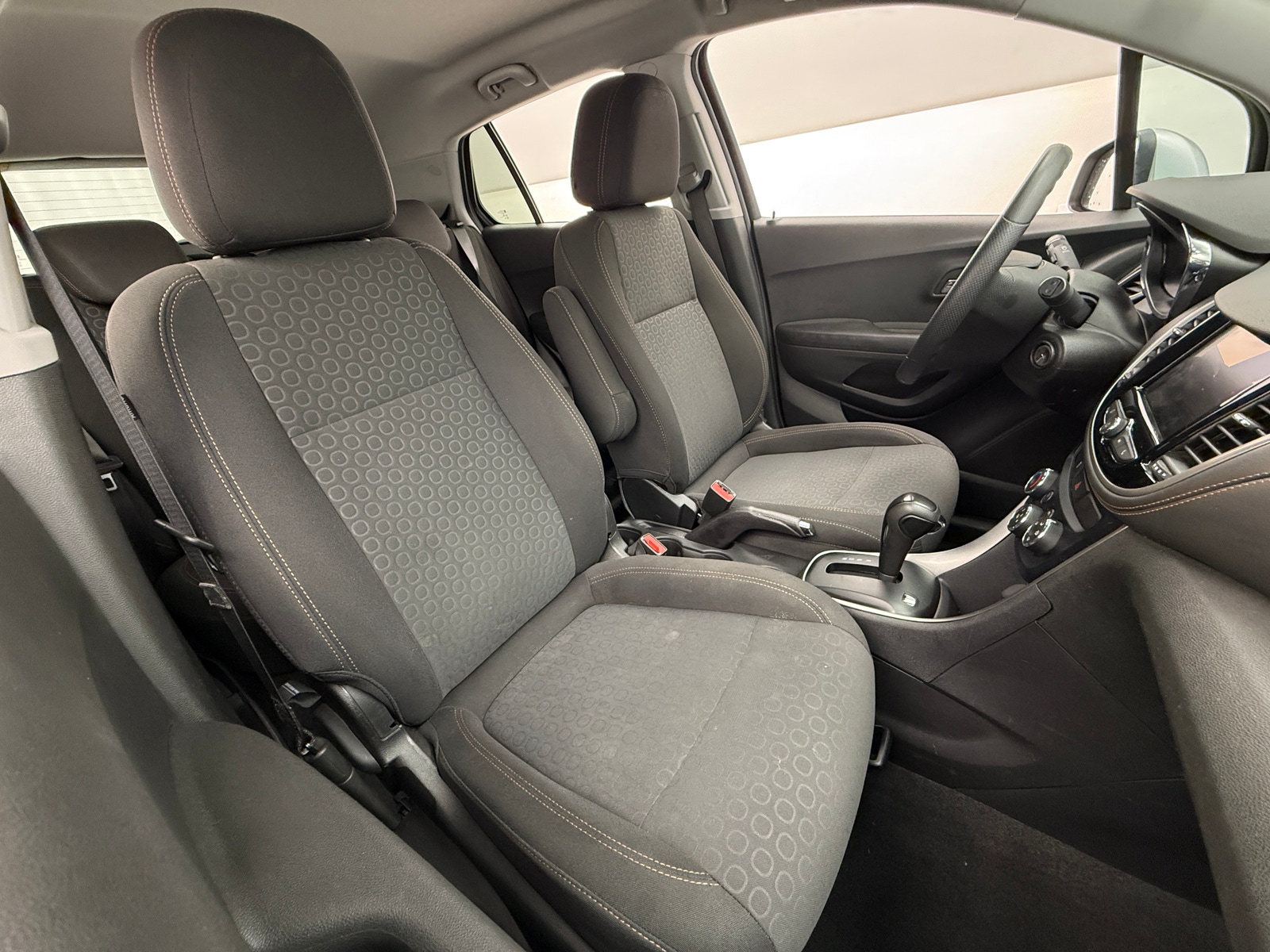 Thumbnail: 2020 Chevrolet Trax - 2