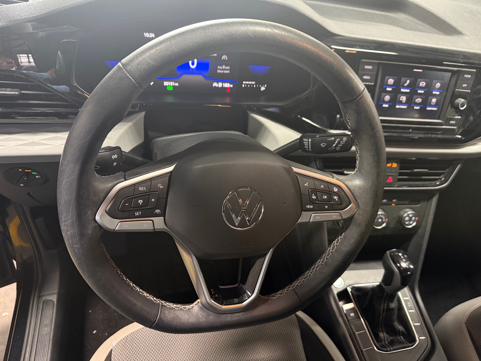 Thumbnail: 2022 Volkswagen Taos - 5