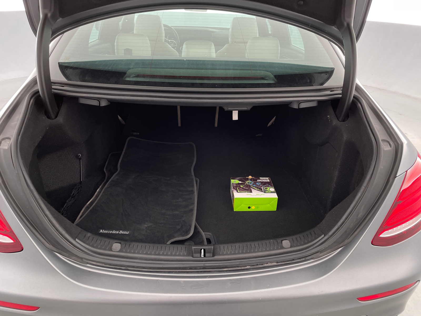 Thumbnail: 2019 Mercedes-Benz E-Class - 6